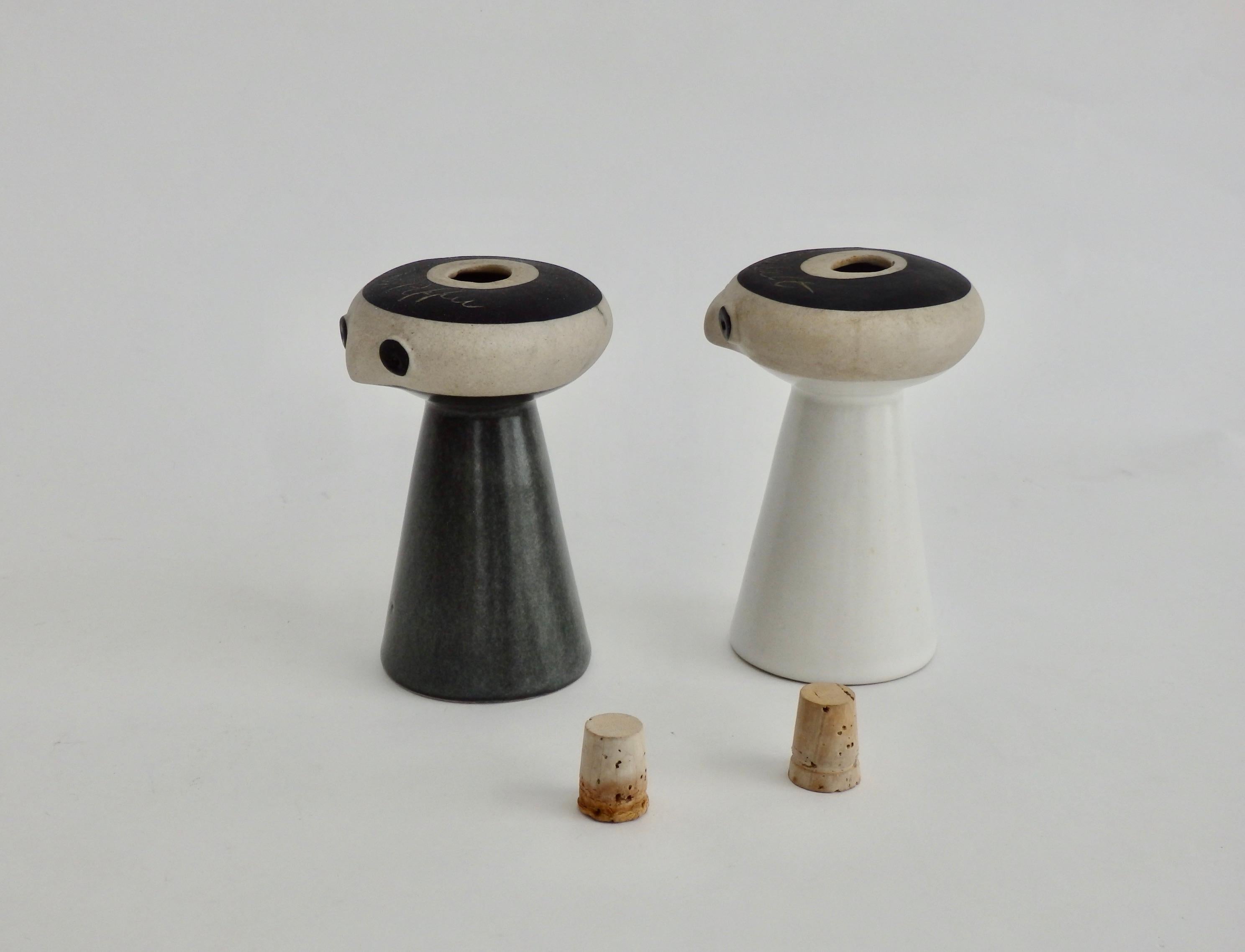 Mid-Century Modern Mr Salt and Mrs Pepper Shakers by David Gil for Bennington Pottery Vermont For Sale