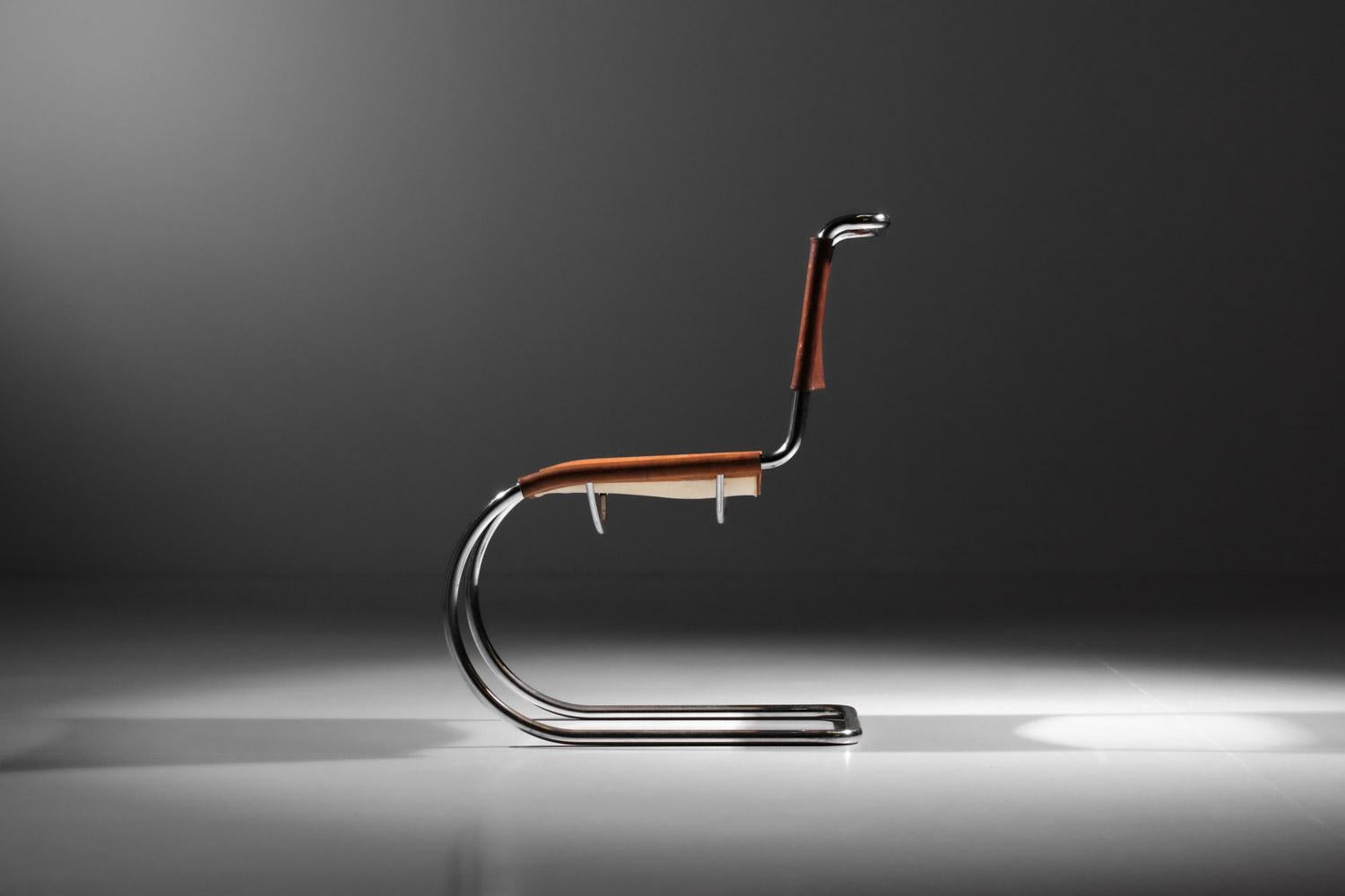 MR10 Stuhl von Mies van der Rohe, Erstausgabe von Thonet, in Leder und verchromt (Französisch) im Angebot
