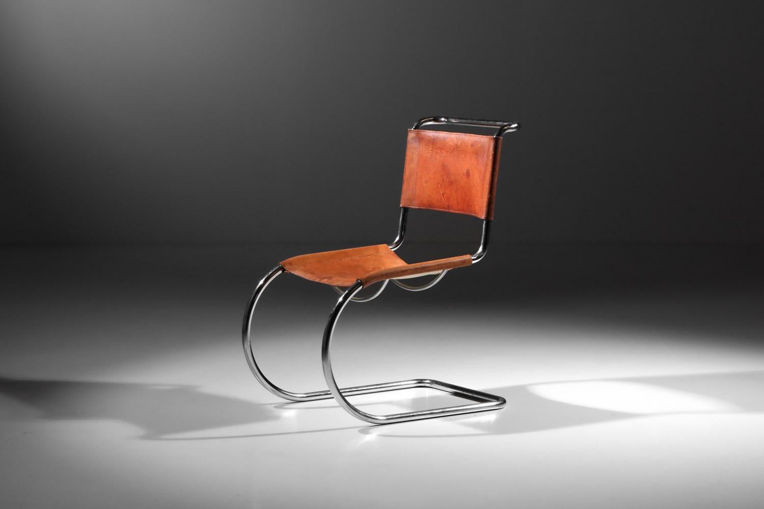 MR10 Stuhl von Mies van der Rohe, Erstausgabe von Thonet, in Leder und verchromt (Stahl) im Angebot
