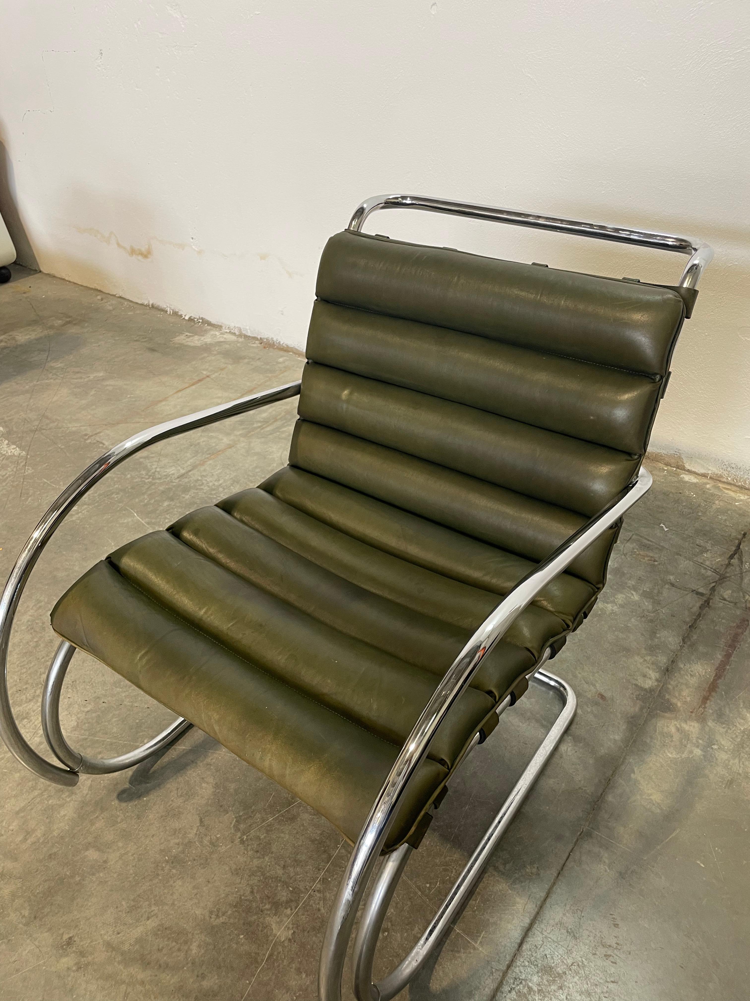 Late 20th Century Mr10 Lounge Chair Mies Van Der Rohe Knoll For Sale