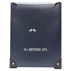 MR.BATHING APE GLOBO-TROTTER 2011 busta blu navy custodia per documenti in fibra di valcan