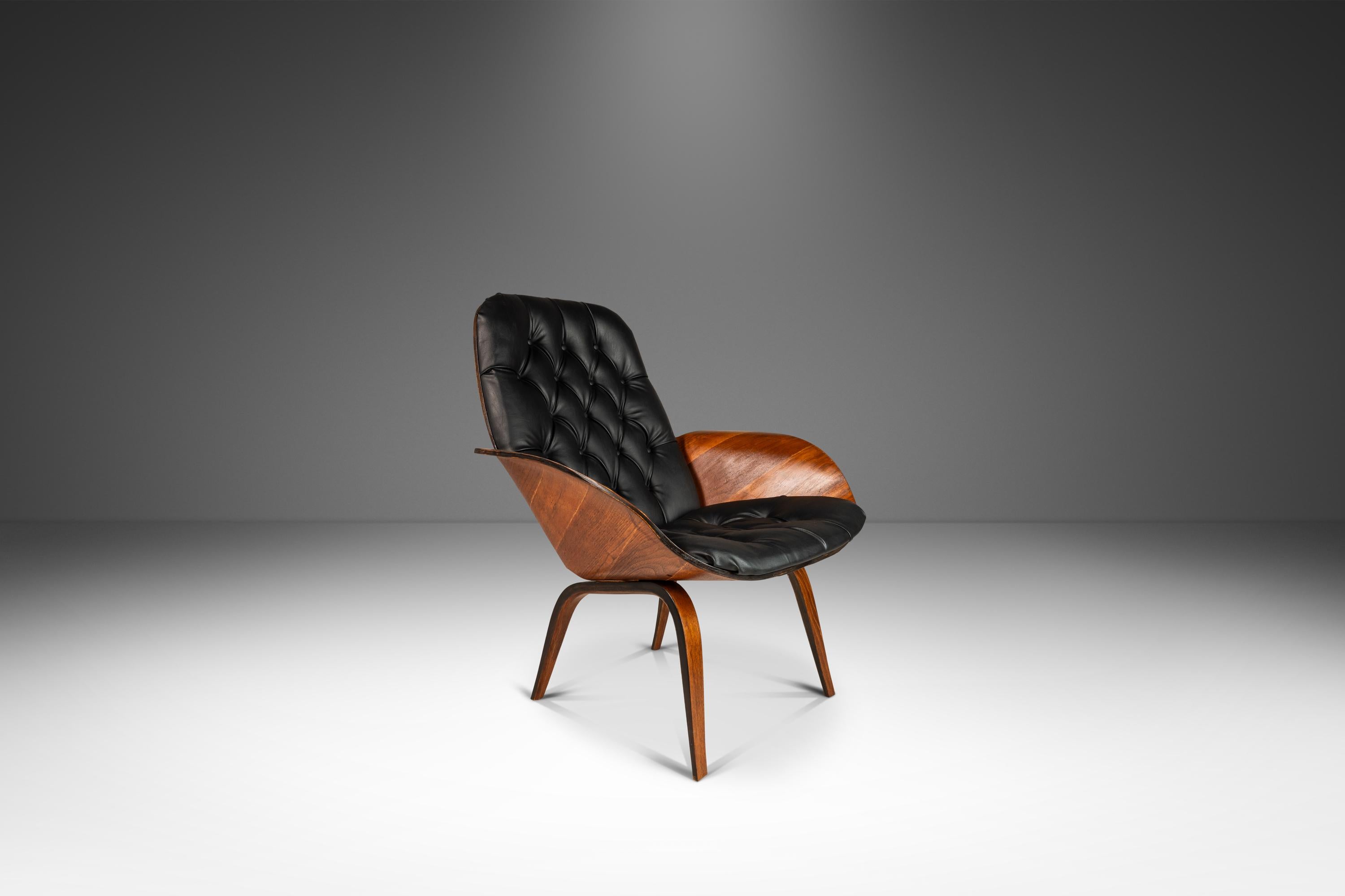 Mrs. Lounge Chair in Walnut & Vinyl by George Mulhauser for Plycraft, c. 1960s For Sale 5