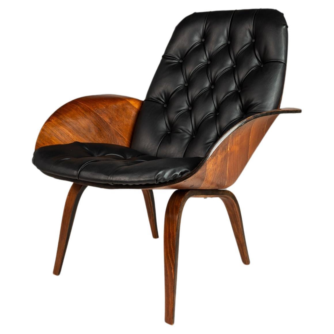 Mrs. Lounge Chair in Walnut & Vinyl by George Mulhauser for Plycraft, c. 1960s