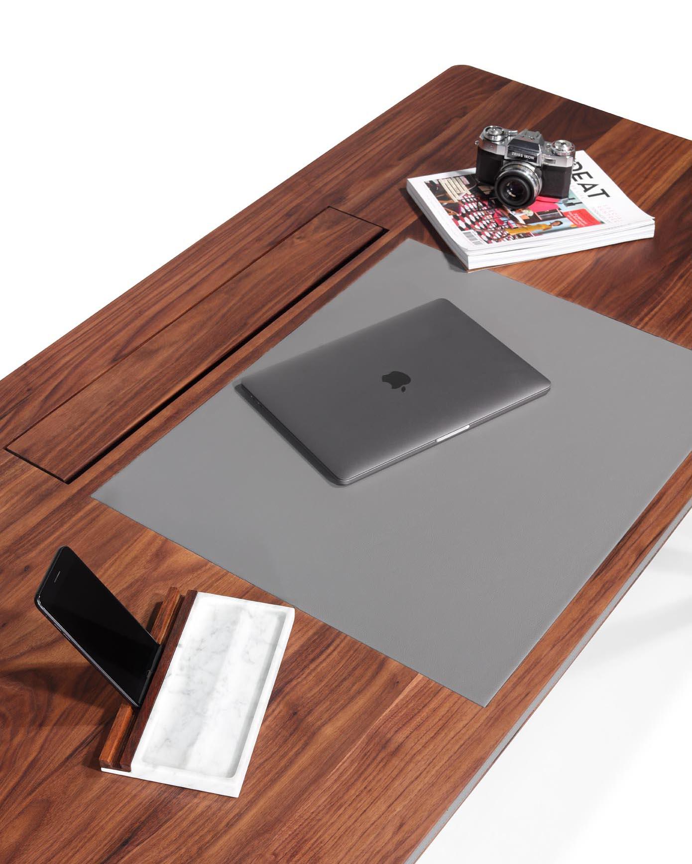 Modern Mrs. Note Desk - Walnut - 160cm For Sale