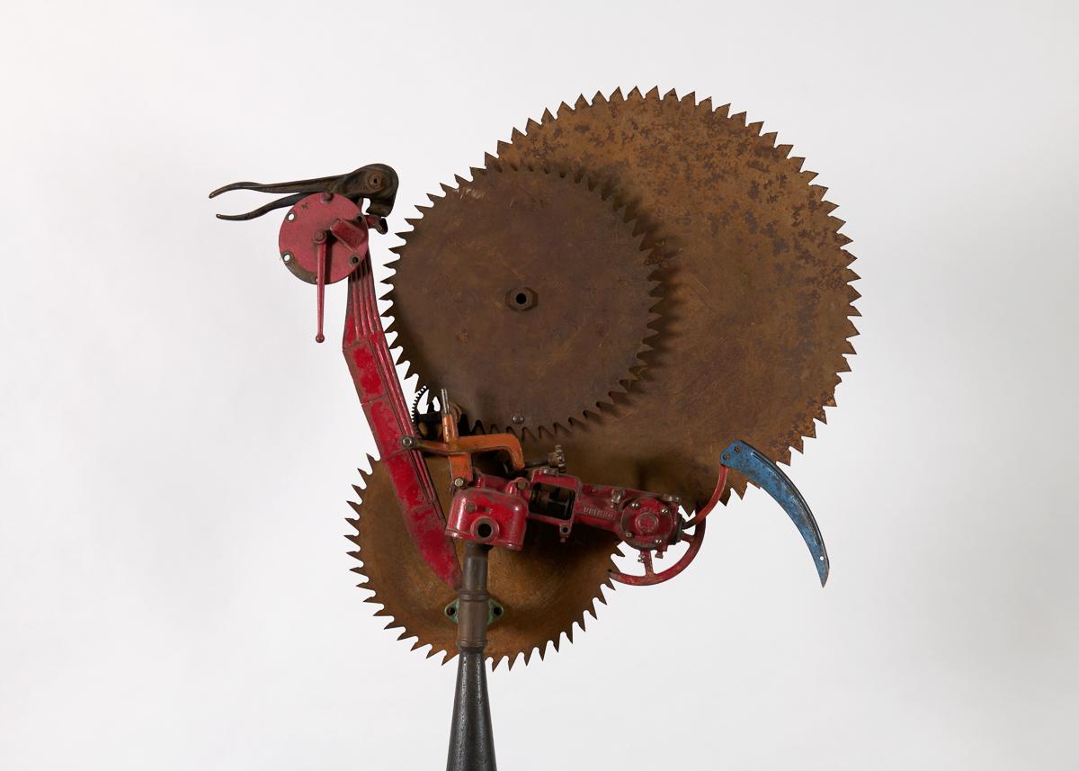 Thierry Despont era conosciuto soprattutto per il suo studio di architettura di grande successo, ma era anche un artista affermato. Alcune delle sue opere più interessanti sono una serie di sculture realizzate con attrezzi o componenti trovati,