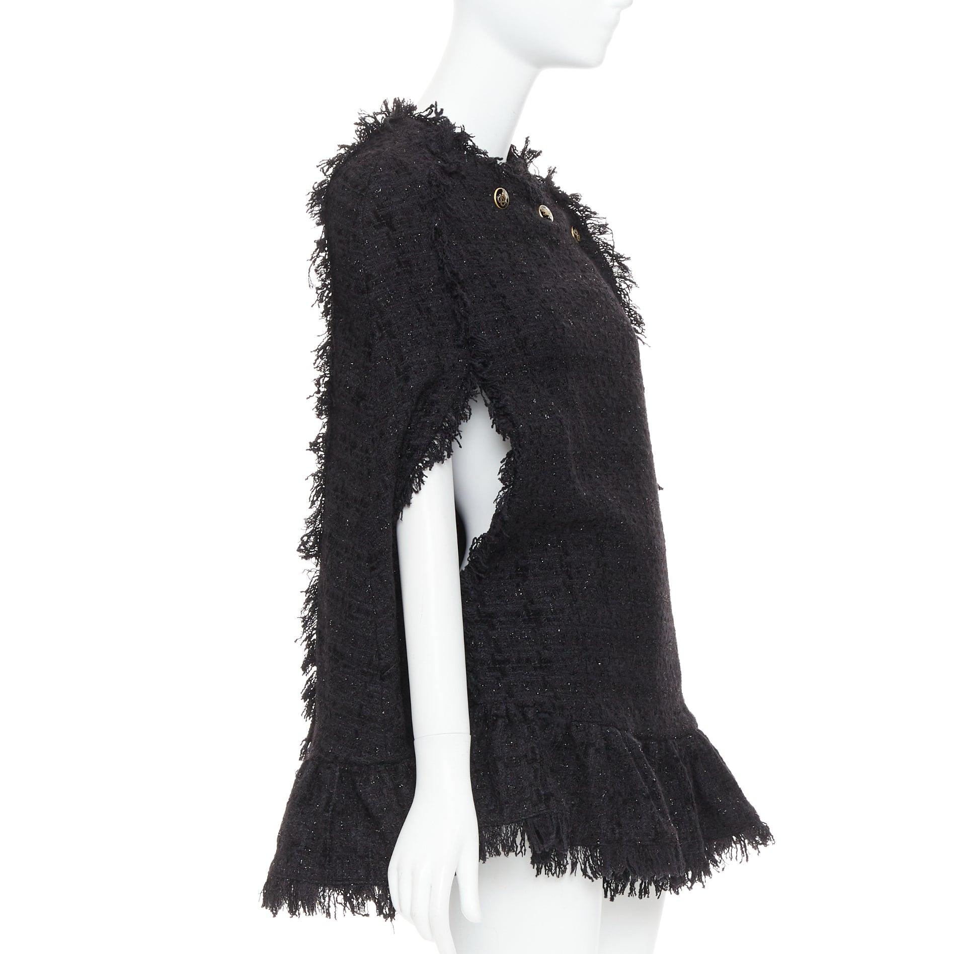 Nero MSGM cappotto a mantella in tweed nero con bottoni varsity dorati e frange IT38 XS in vendita