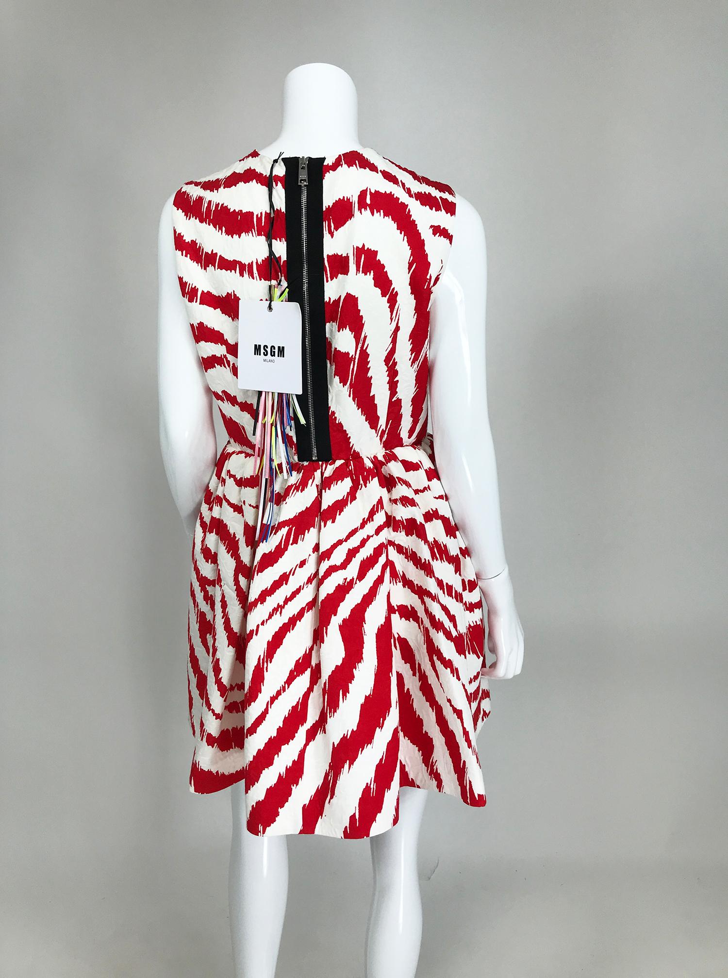 MSGN Milano Red & White Zebra Print Dress NWT In Excellent Condition In West Palm Beach, FL