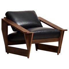 MŪ61 Solid Walnut Lounge Chair with Leather Upholstery by MŪVEK