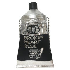Mua Mua Broken Heart Glue Shoulder Bag