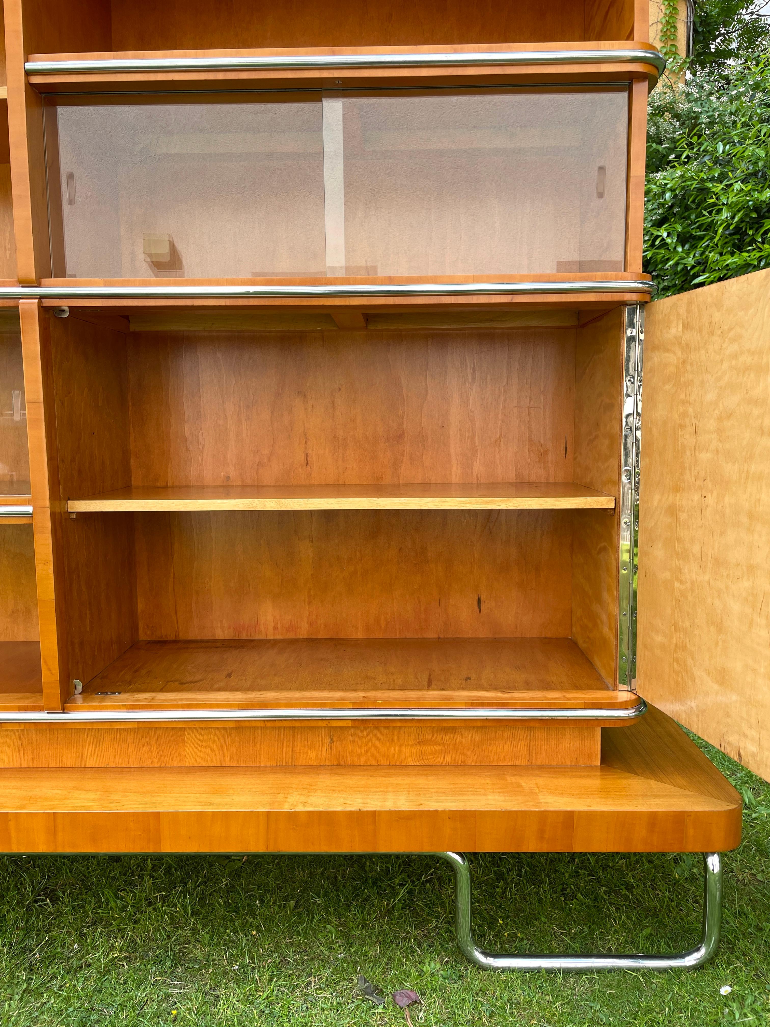Mücke-Melder Highboard-Vitrine Ikonischer Funktionalismus aus der Tschechoslowakei der 1930er Jahre im Angebot 4