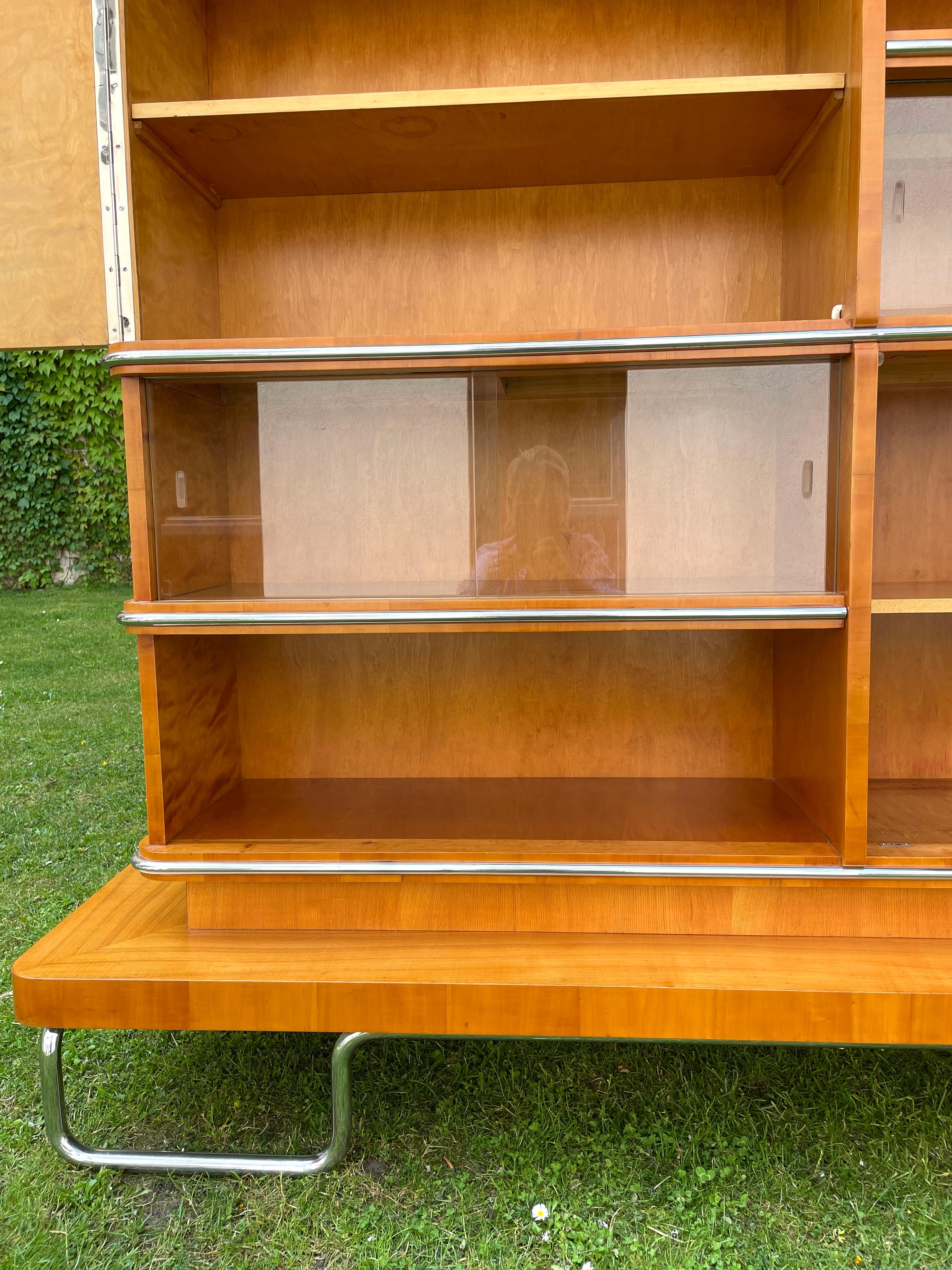 Mücke-Melder Highboard-Vitrine Ikonischer Funktionalismus aus der Tschechoslowakei der 1930er Jahre im Angebot 5