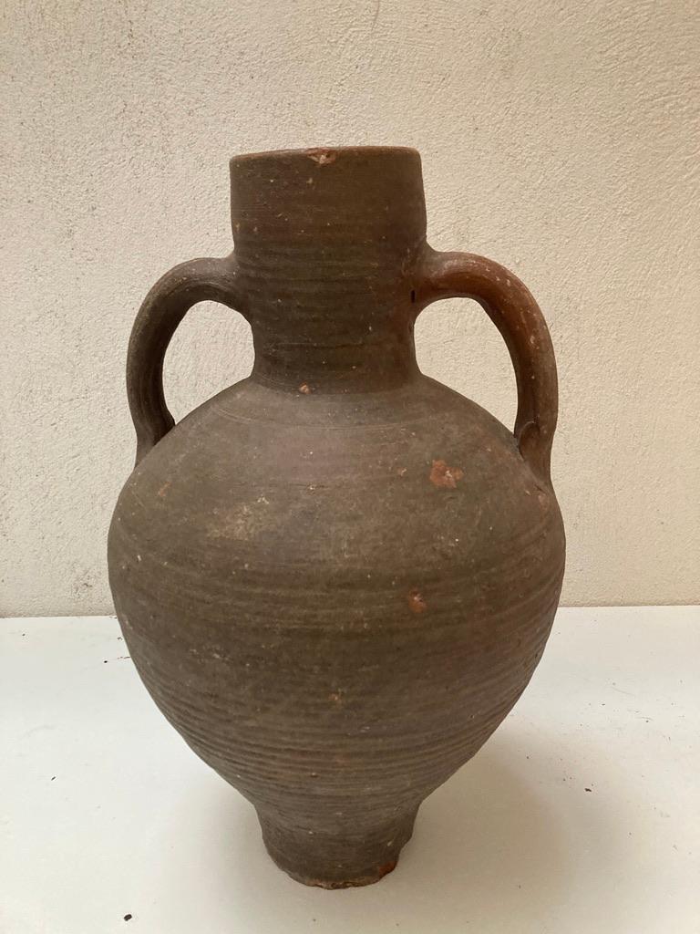Mud Jar aus Steingut Mitte XX (Rustikal) im Angebot