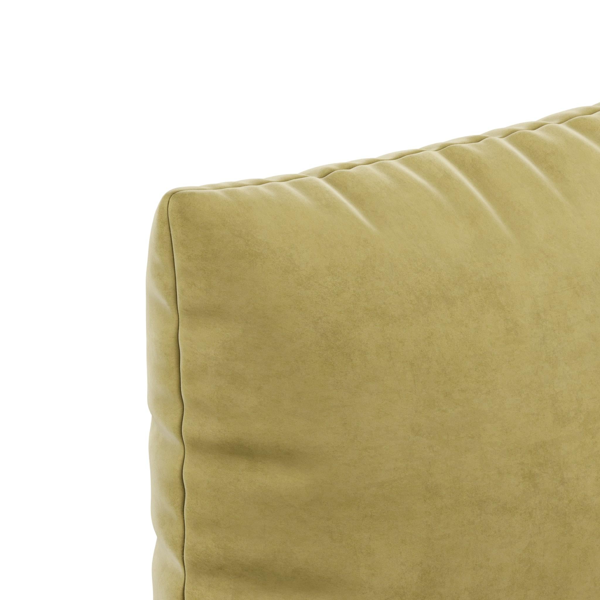 Mud velvet cushion is a square green pillow with a delicate touch. The earthy color combined with the soft textures will take you to somewhere else. A tranquil and peaceful state of mind. It is the comfort piece that is missing in your sofa, chair