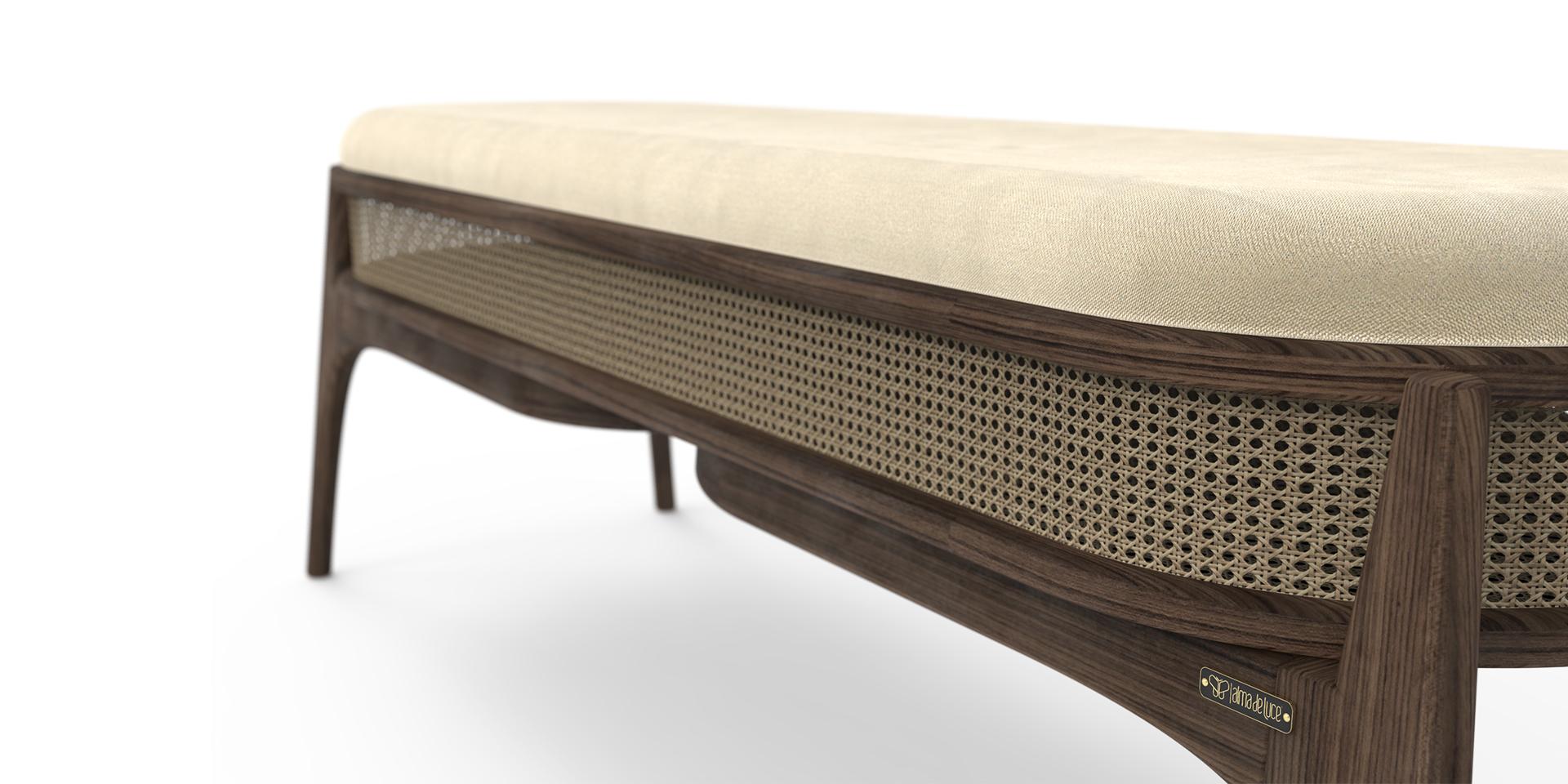 Mudhif bench features a structure in solid walnut wood and natural leather that gives it a sober and elegant look.
Need the perfect piece for your luxury living room decor? You just found it!