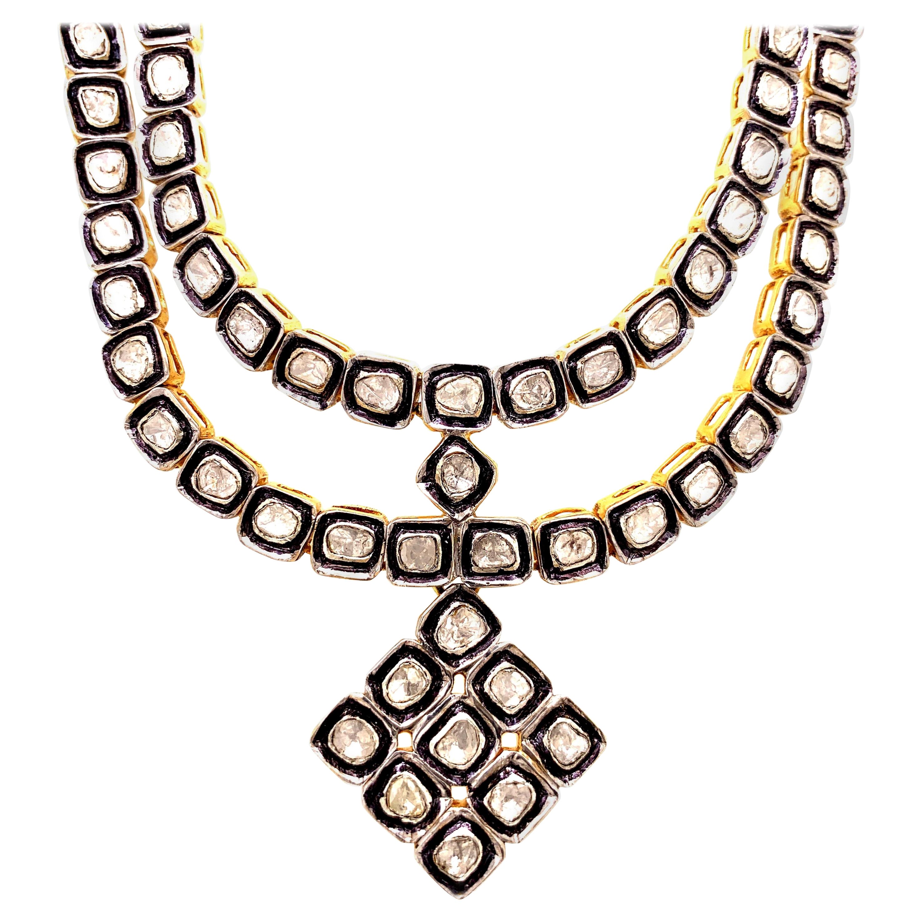 Collier moghol avec pendentif en diamants taille fantaisie de 17 carats