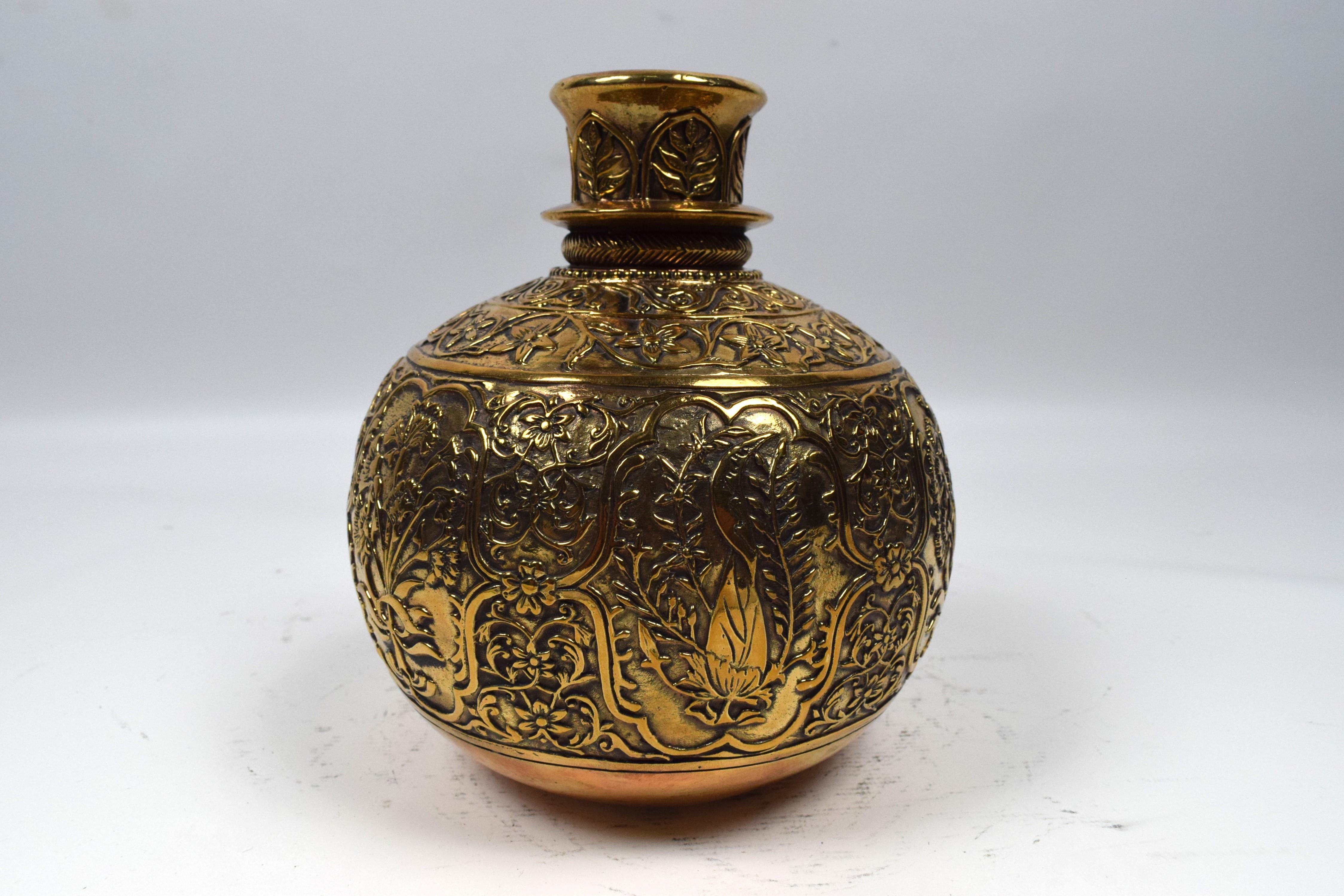 Anglo-Indian Mughal Brass Engraved Hookah Base, 20th Century For Sale