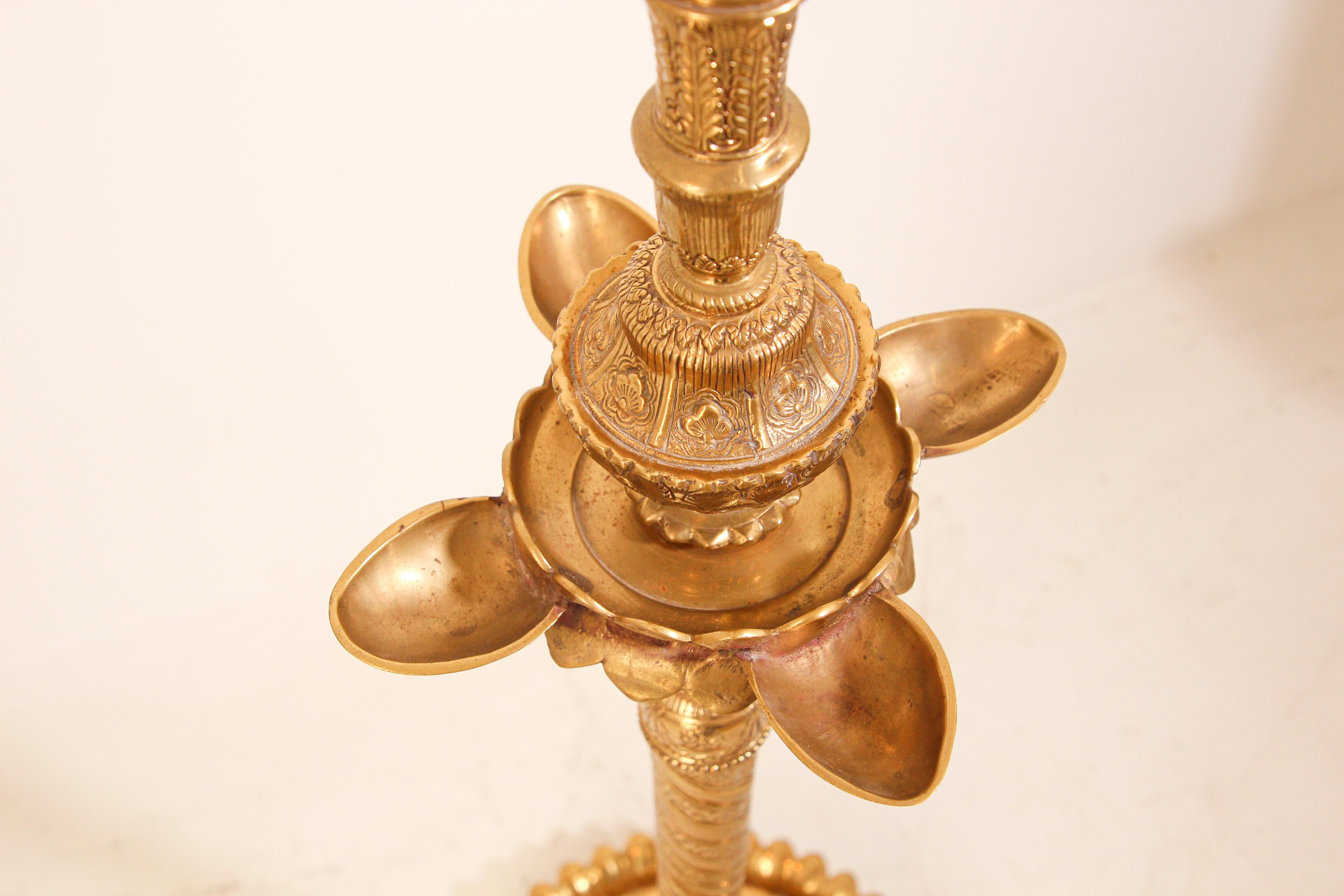 Hand-Crafted Mughal Raj Hindu Indian Brass Temple Oil Lamp
