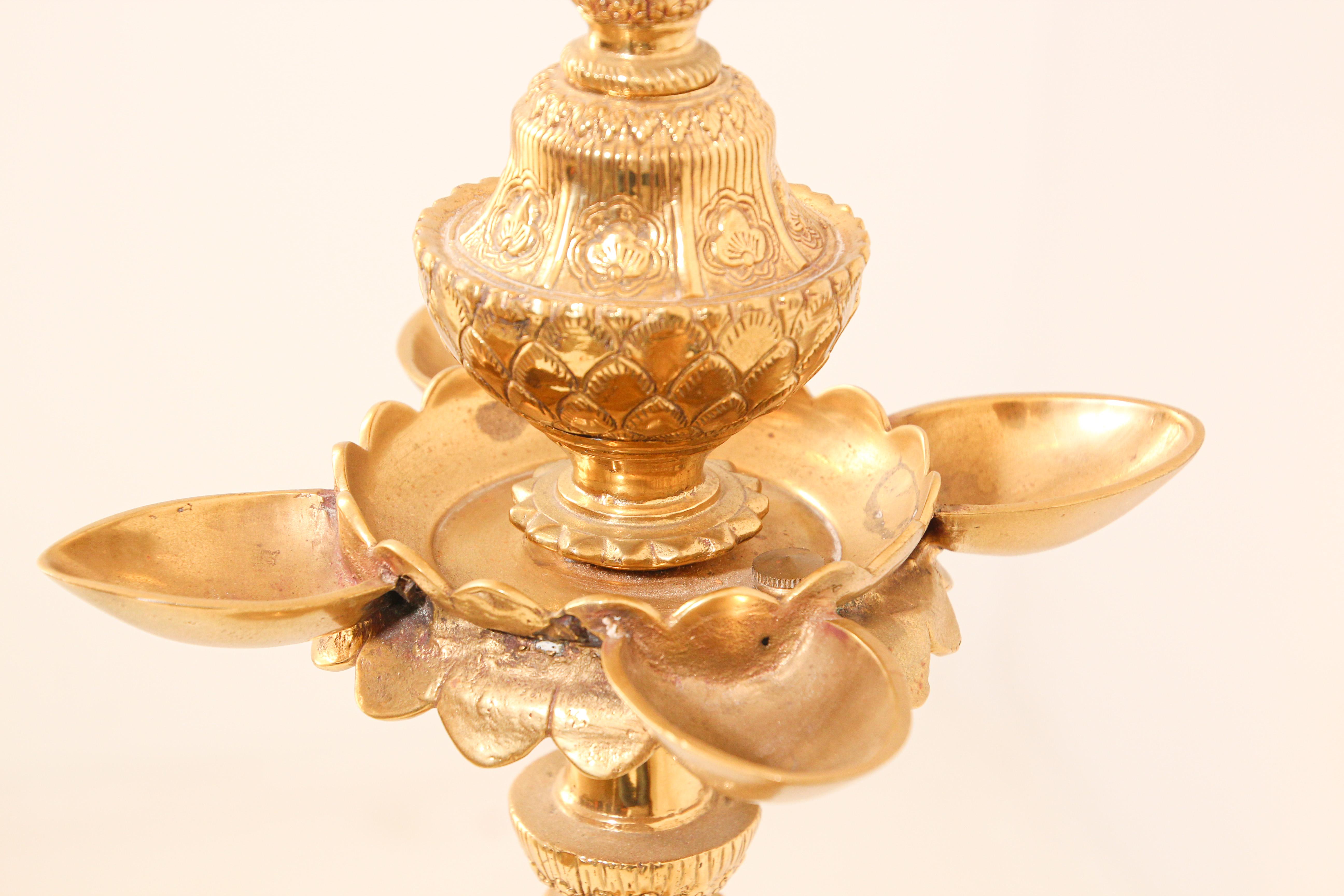 Mughal Raj Hindu Indian Brass Temple Oil Lamp 3