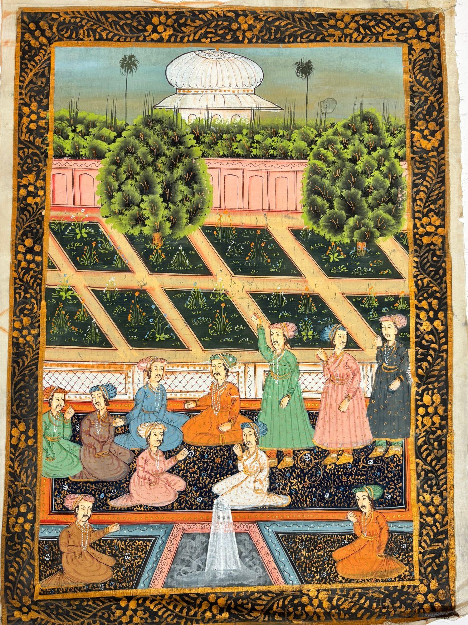 Scena di corte Mughal dipinta a mano su seta, secondo la pittura di palazzo indo-persiana del XIX secolo. Non incorniciato
Squisito dipinto della Scuola Mughal indiana su seta, ispirato a una scena di palazzo indo-persiano del XIX secolo.