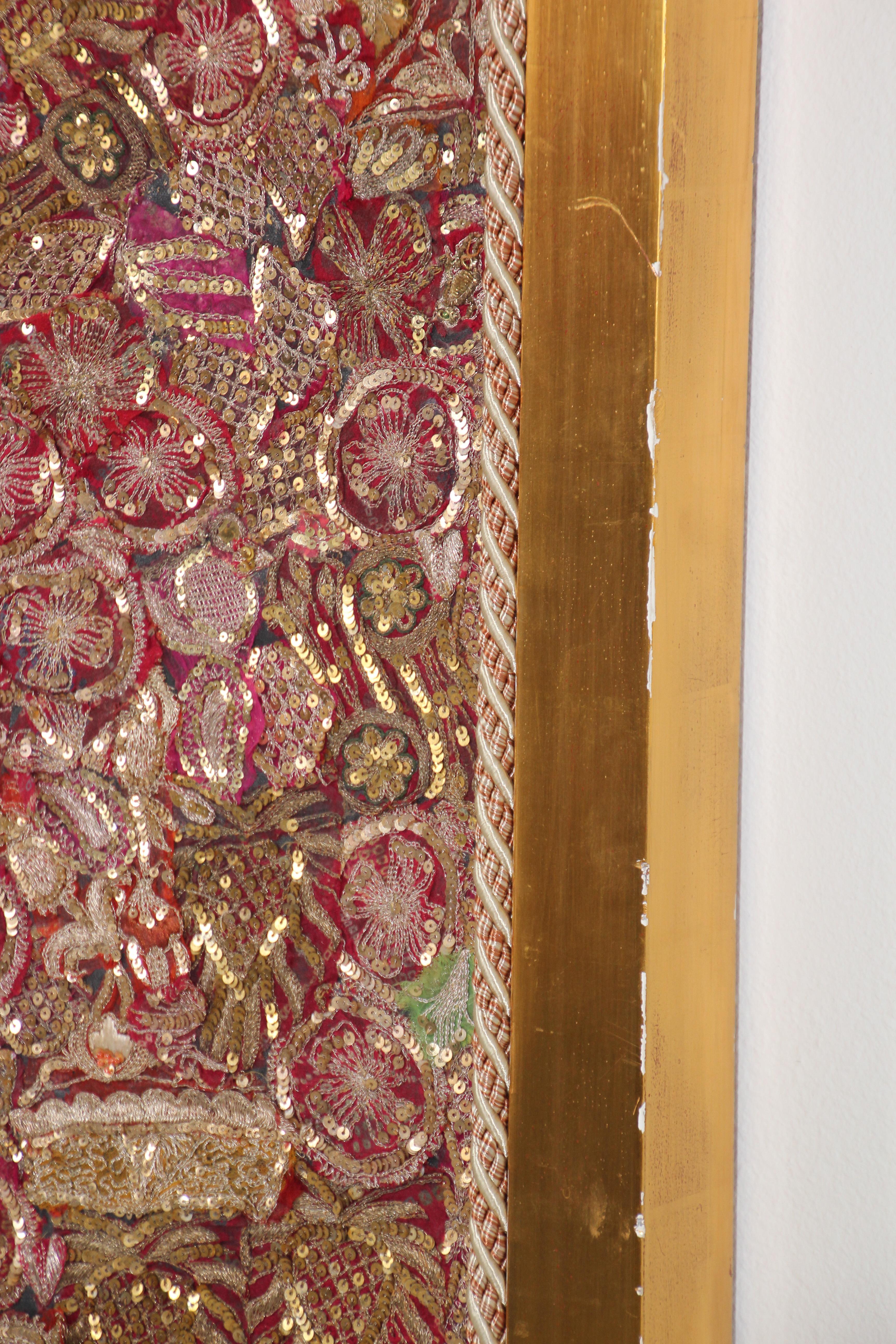 Mughal bestickter Metallfaden-Wandteppich aus Rajasthan, gerahmt (Handgefertigt) im Angebot