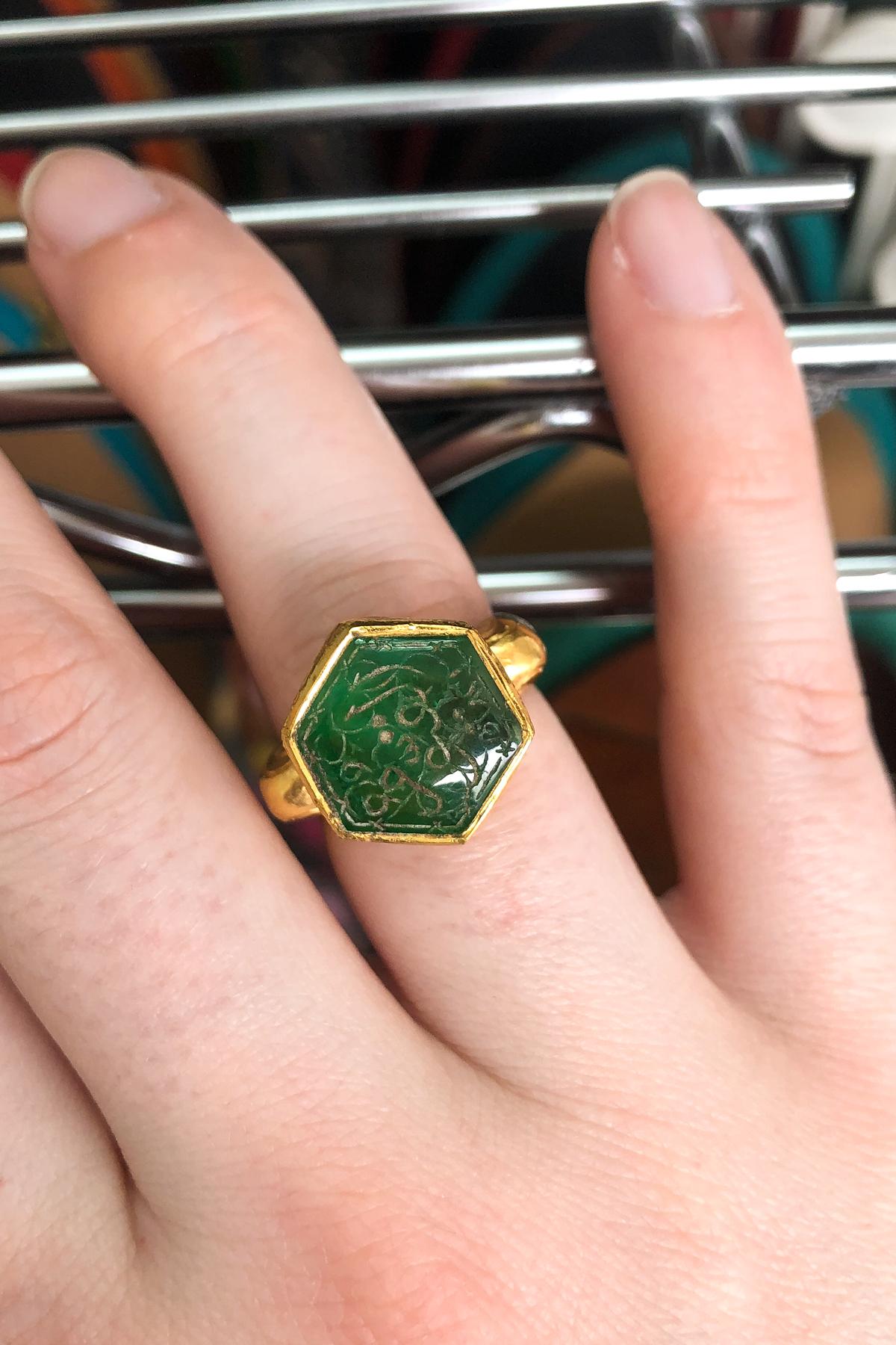 Empire Mughal Emerald Hexagon Ring