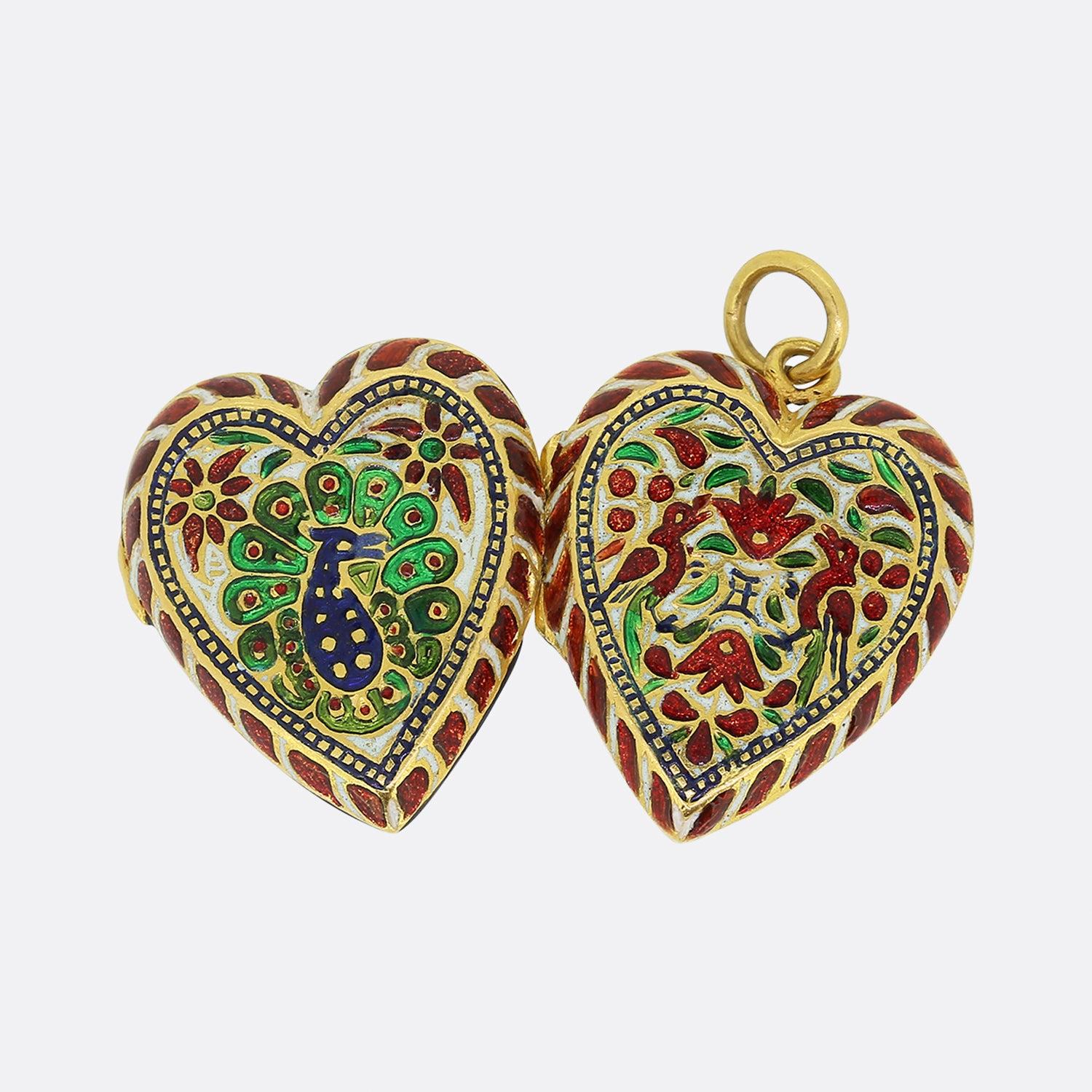 Mughal Enamelled Heart Locket Pendant In Good Condition For Sale In London, GB