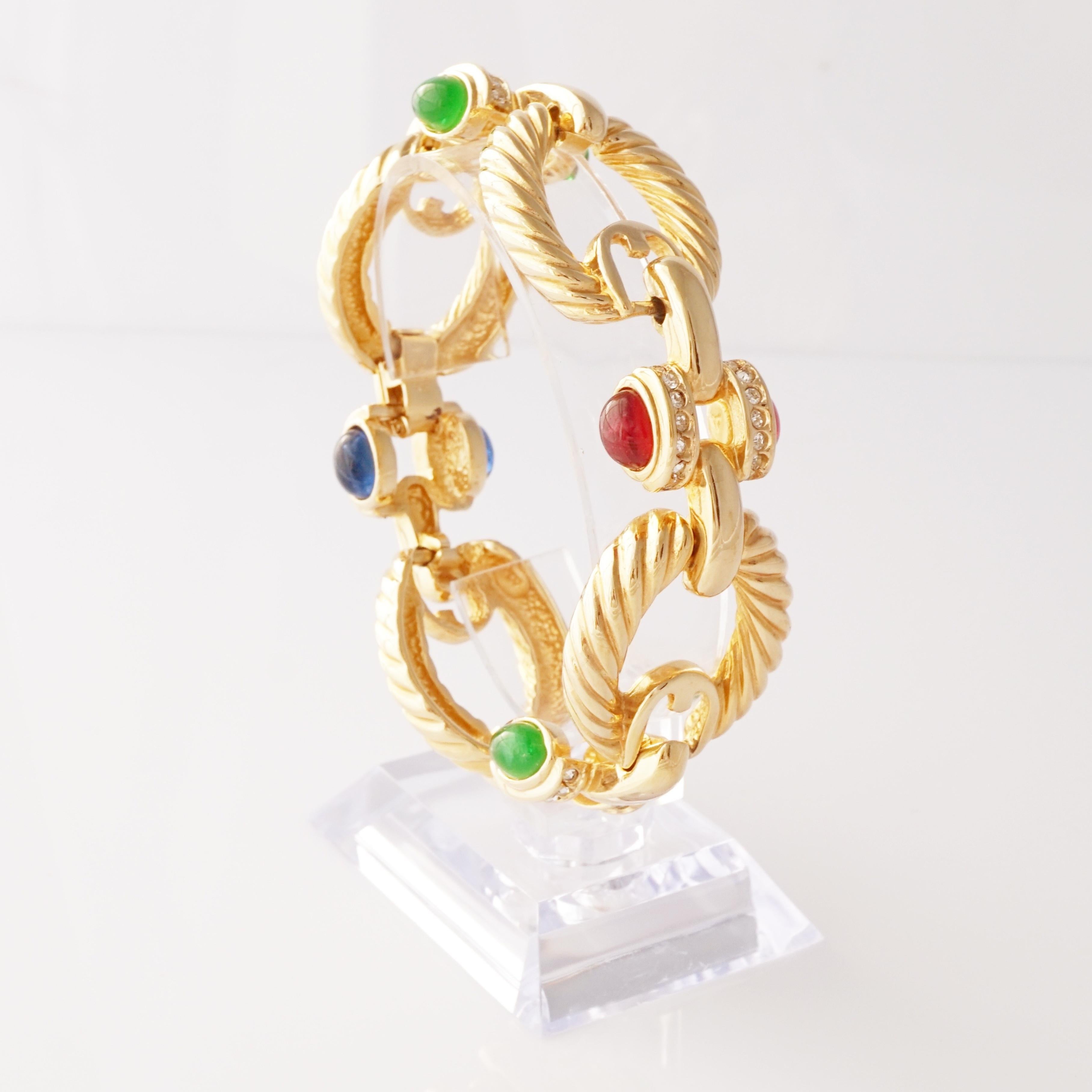 - Vintage item

- Collectible costume jewelry piece from the '90s

- 7.5