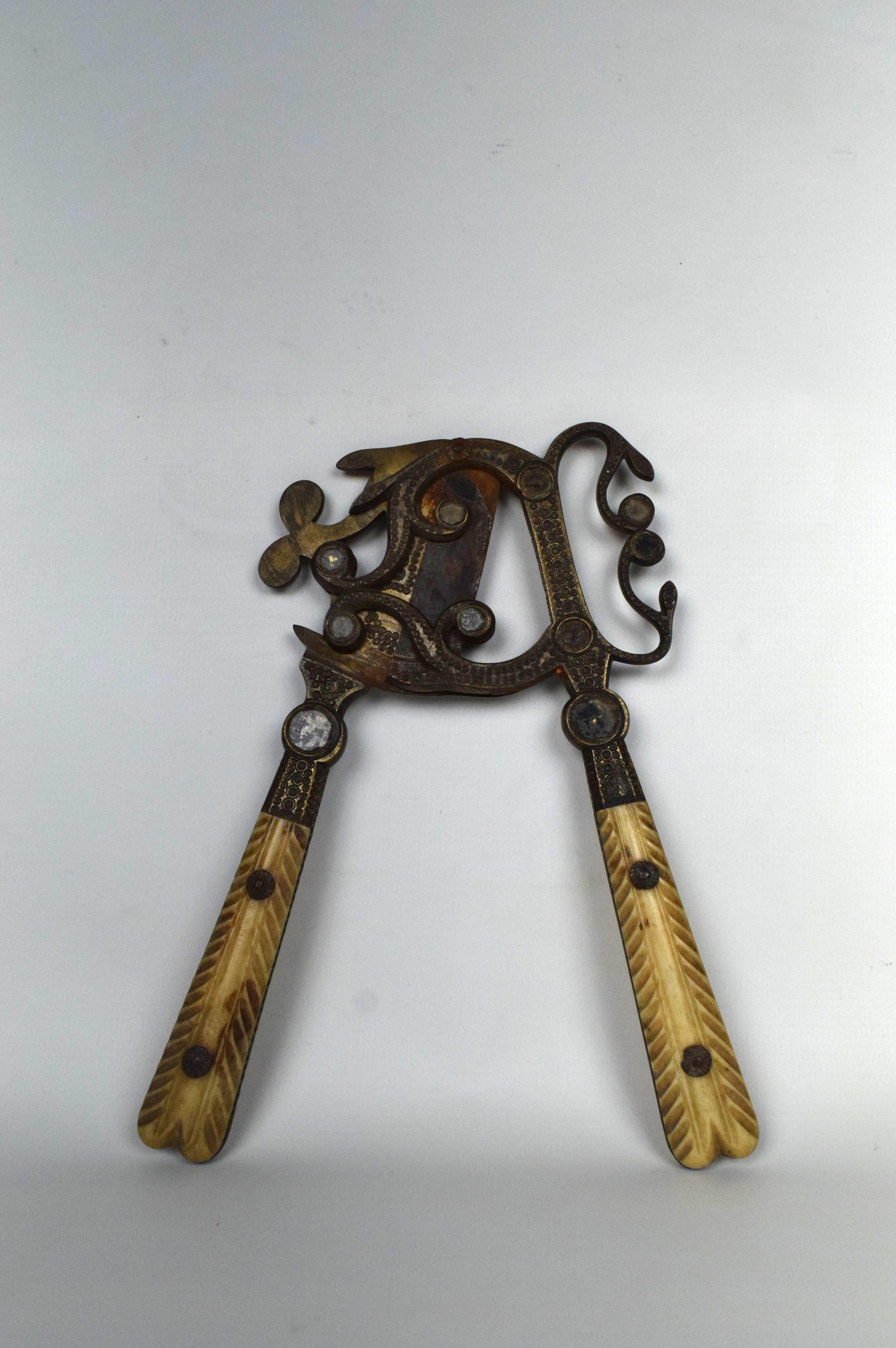 Anglo Raj Mughal Indian Betel Nut Cutter, Mid 19th Century For Sale