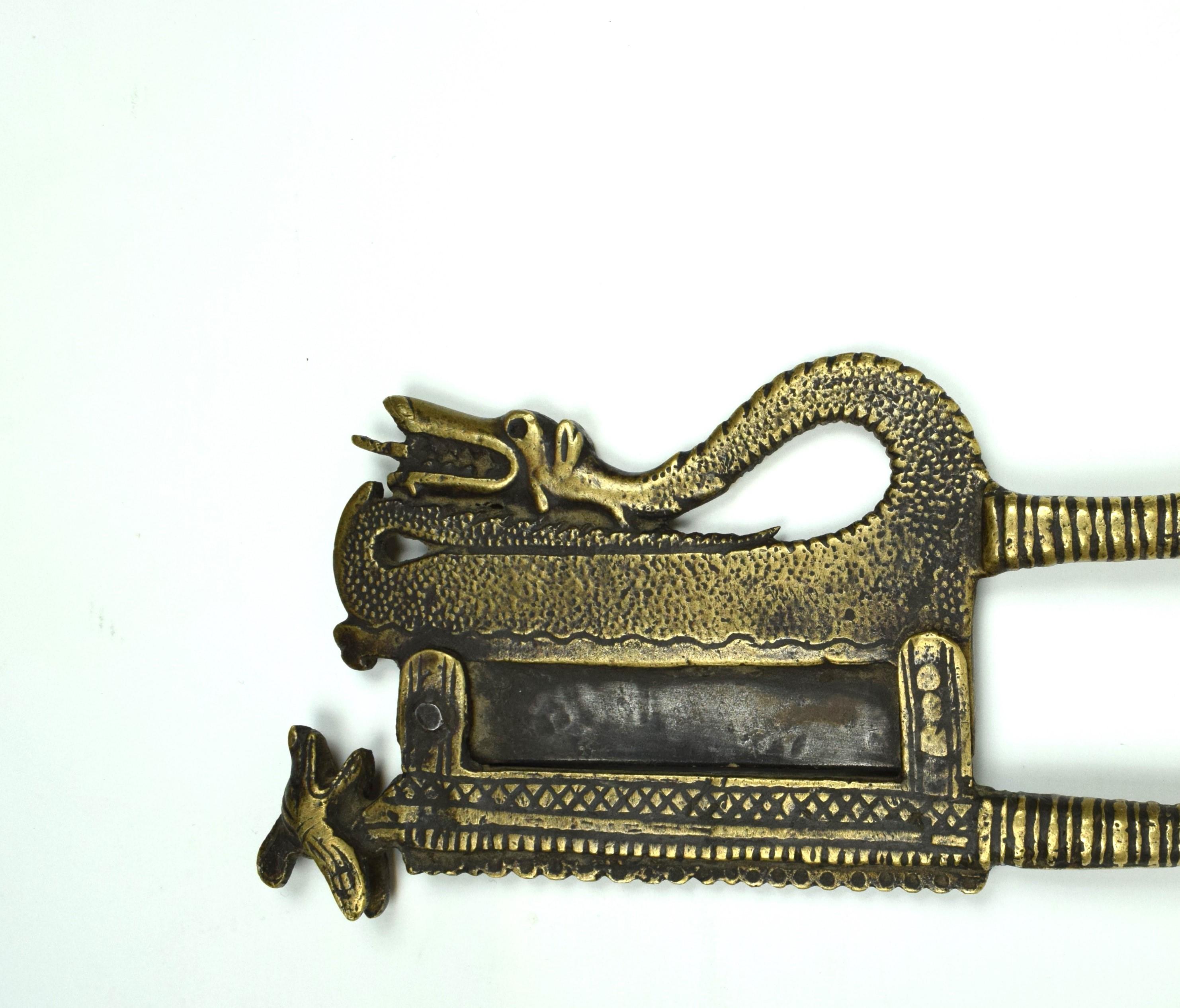 Hand-Crafted Mughal Indian Betel Nut Cutter, Mid 19th Century For Sale