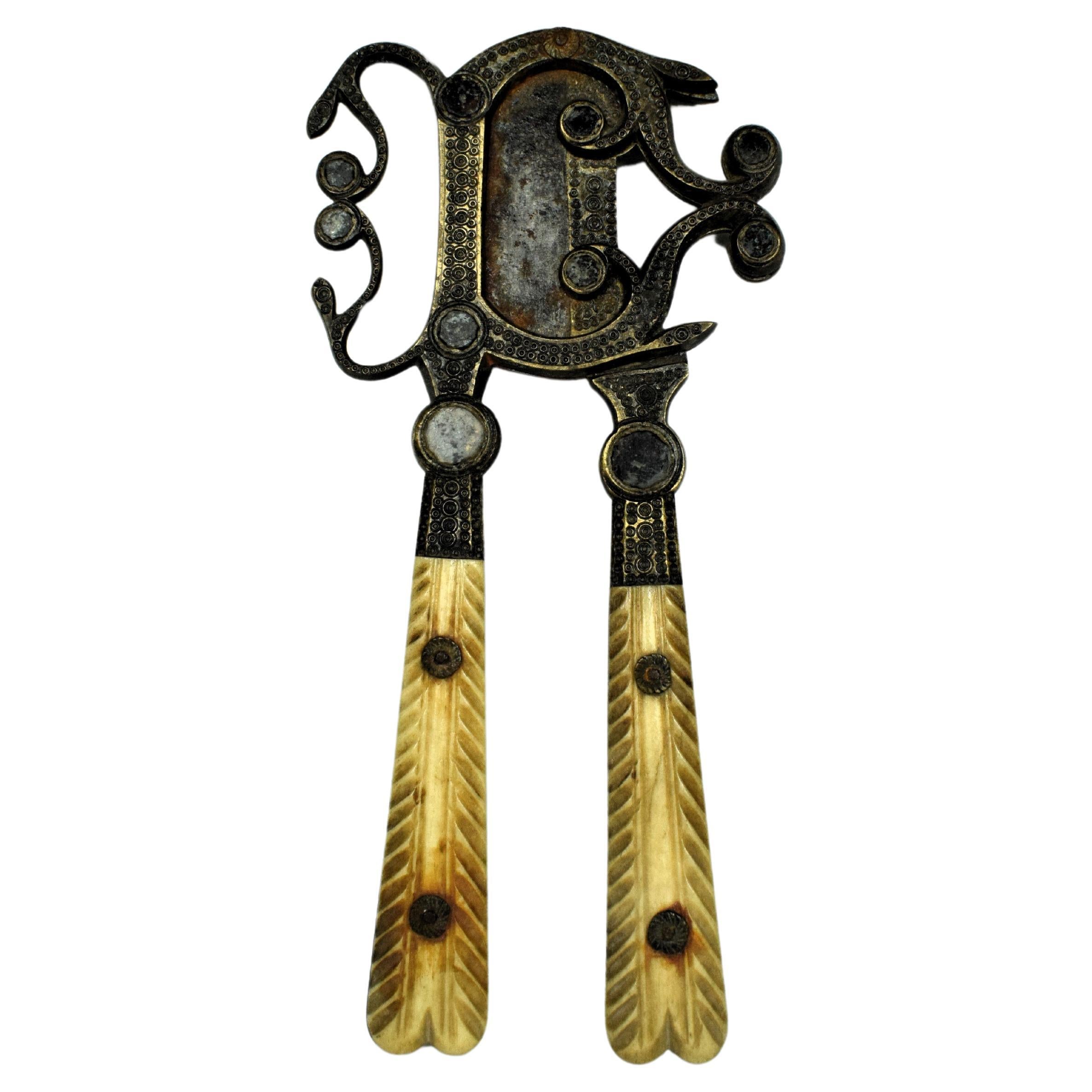 Mughal Indian Betel Nut Cutter, Mid 19th Century For Sale at 1stDibs