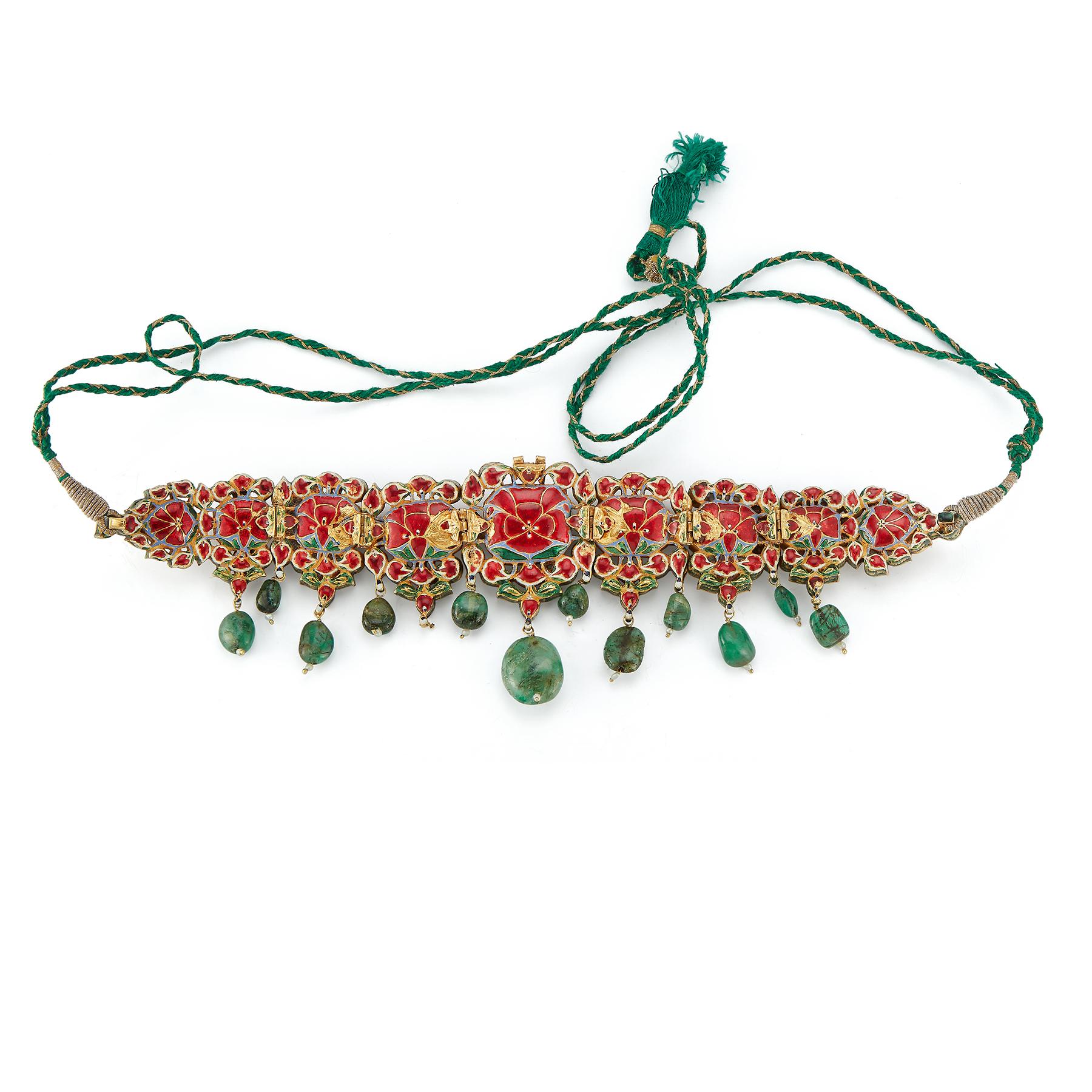 Halskette mit indischem Mughal-Smaragd im Zustand „Hervorragend“ im Angebot in New York, NY