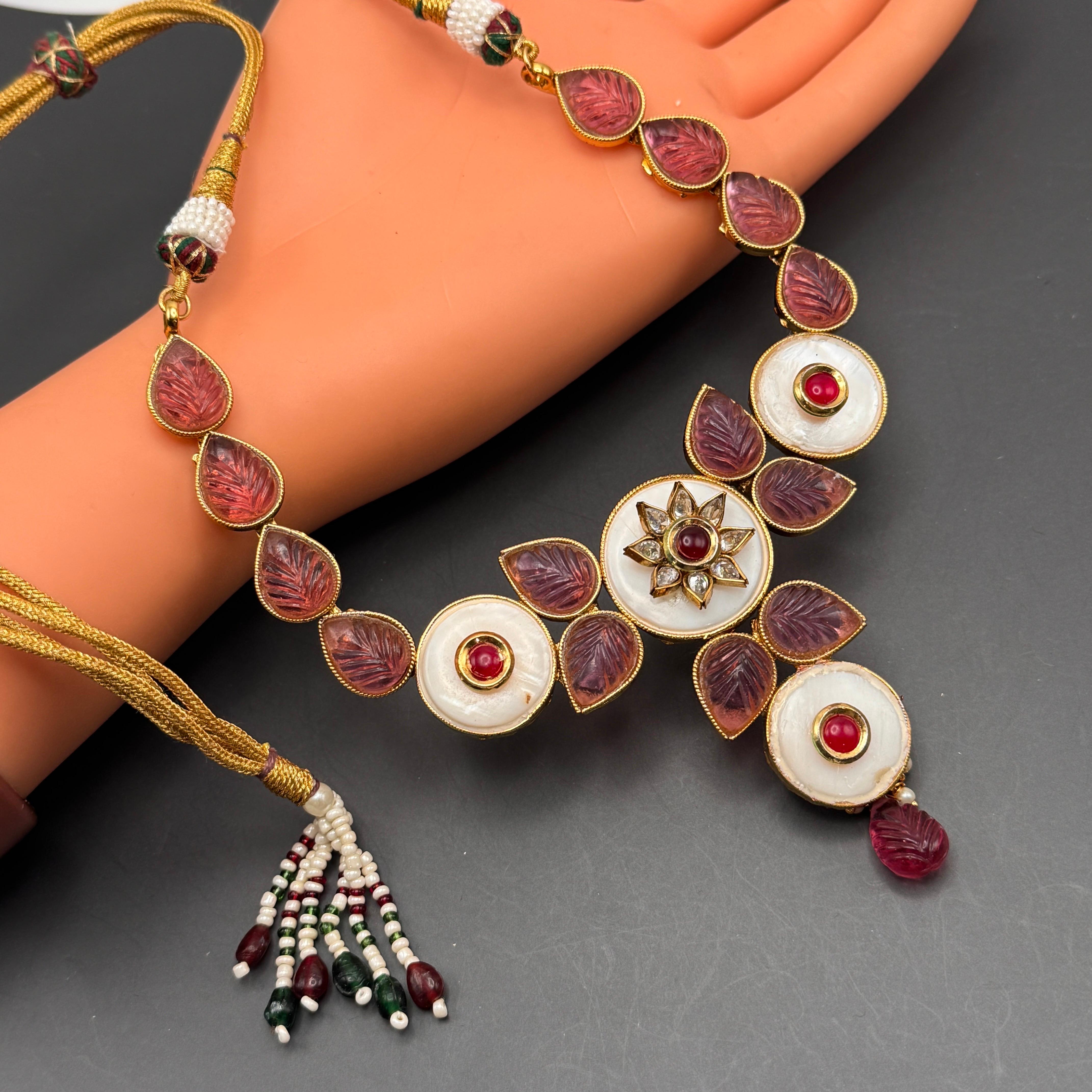 Collana vintage di ispirazione moghul con intarsi in vetro e madreperla in vendita 6