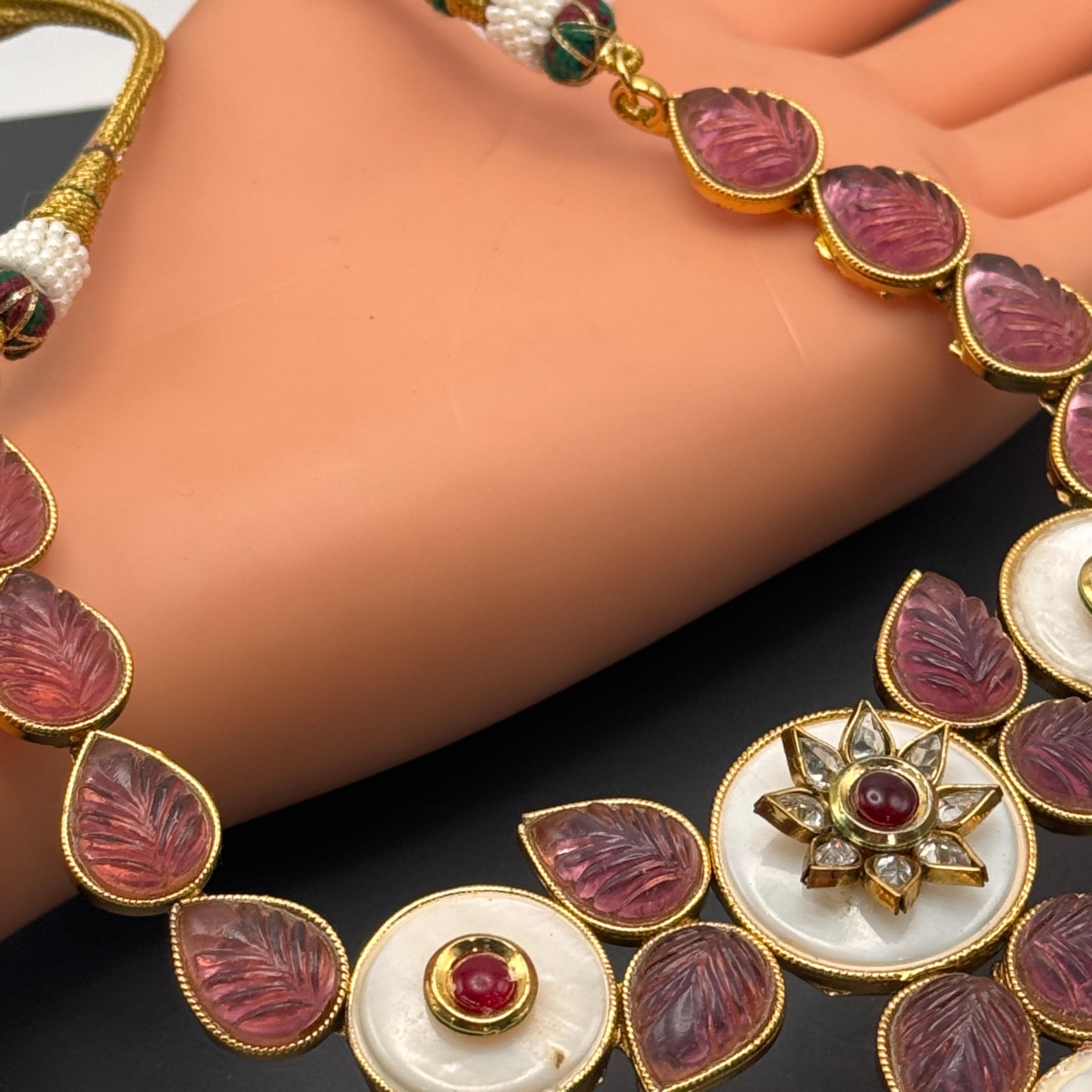 Collana vintage di ispirazione moghul con intarsi in vetro e madreperla in vendita 8