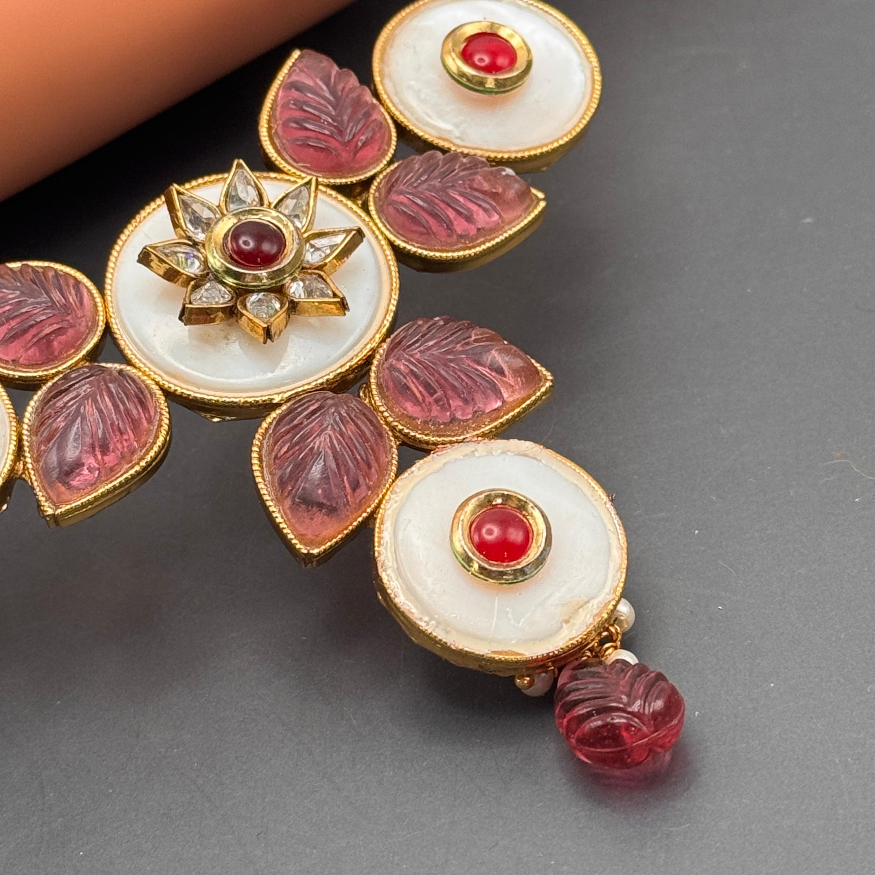 Collana vintage di ispirazione moghul con intarsi in vetro e madreperla in vendita 10