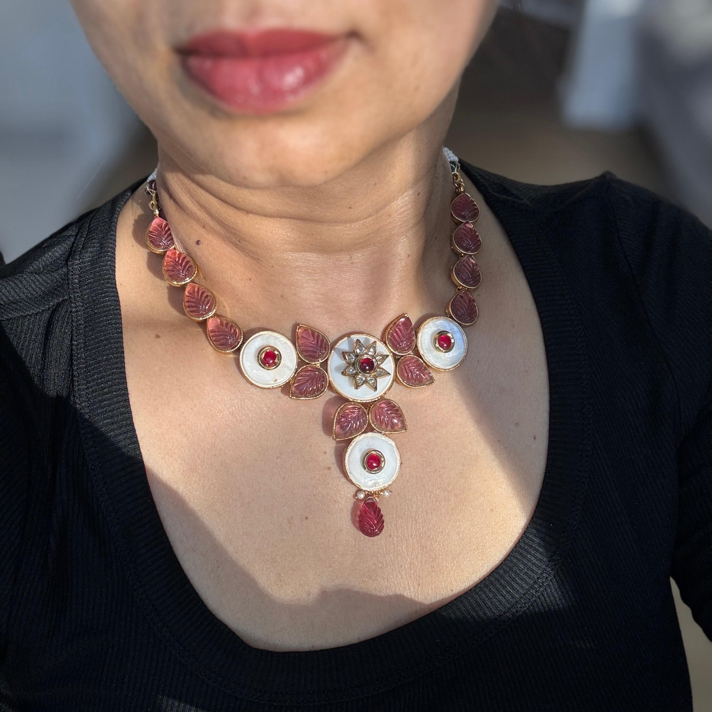 Collana vintage di ispirazione moghul con intarsi in vetro e madreperla in vendita 14
