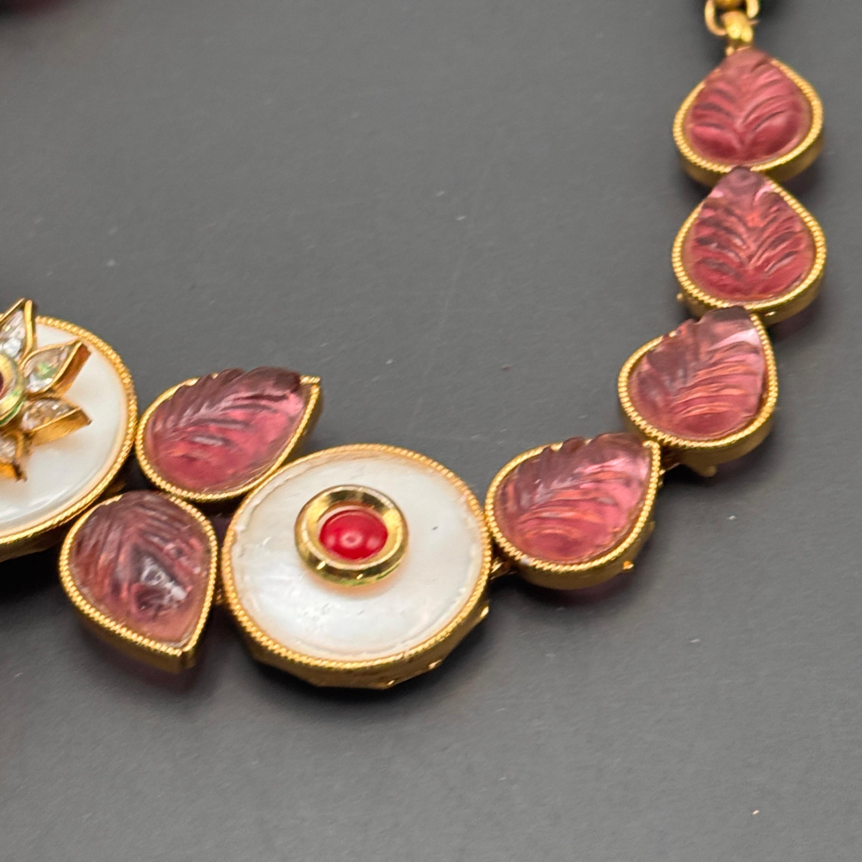 Collana vintage di ispirazione moghul con intarsi in vetro e madreperla in vendita 3