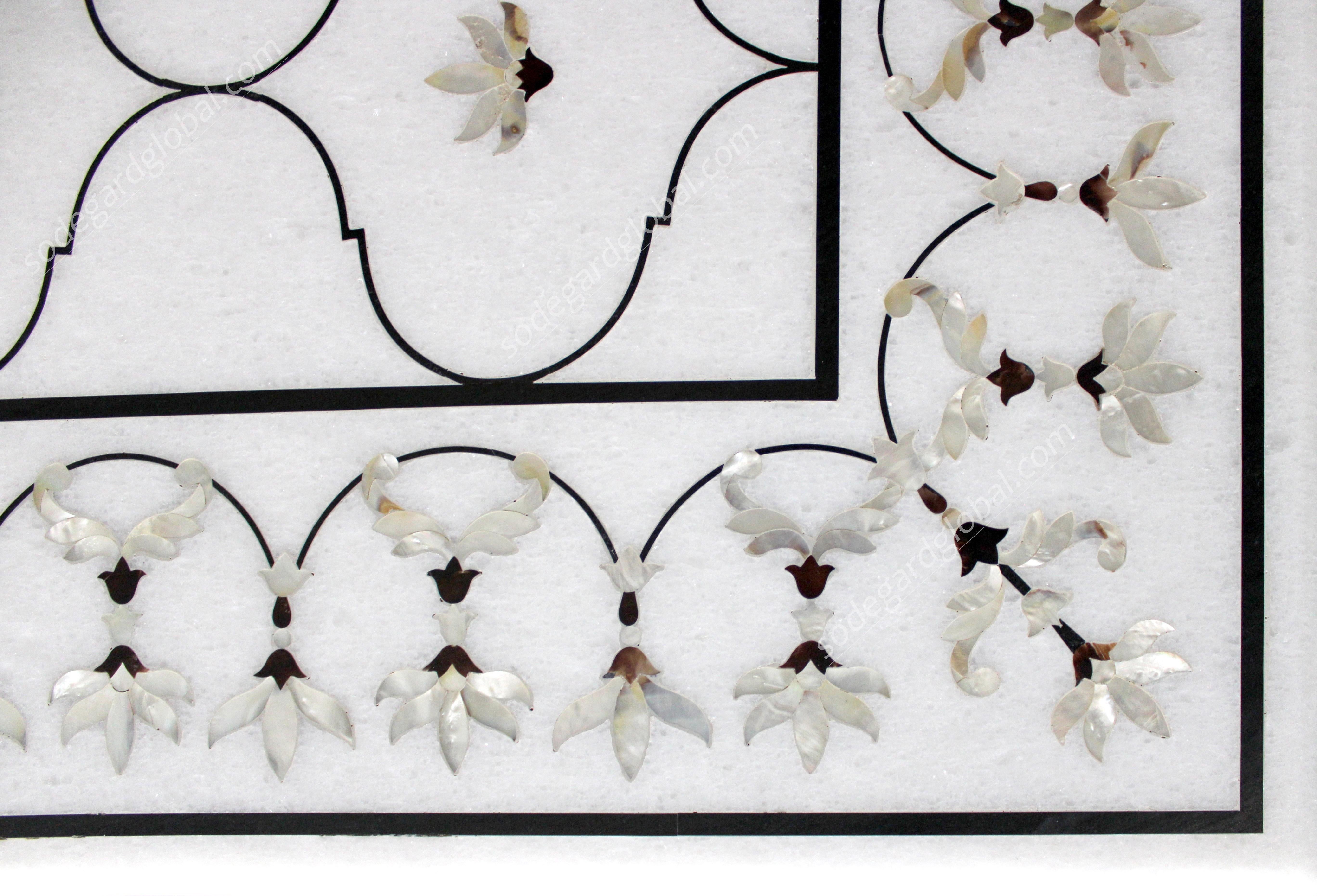 Autre Table de salle à manger moghol avec incrustation de lotus en marbre blanc « Top Only » de Stephanie Odegard en vente
