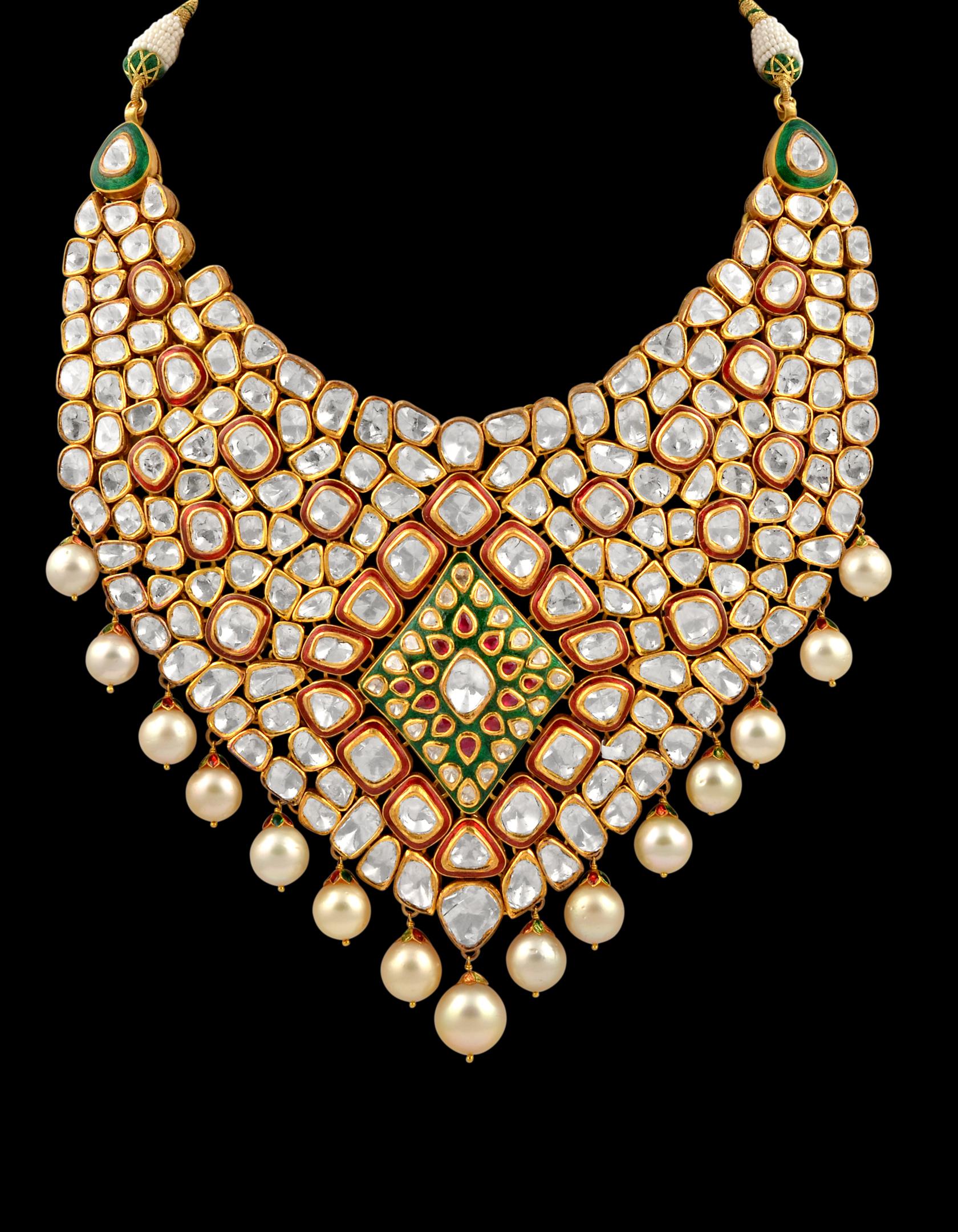 Mughal Magnificenct Traditional Kundan Polki Rose Cut Diamond 18 K Bridal Suite In Excellent Condition For Sale In New York, NY