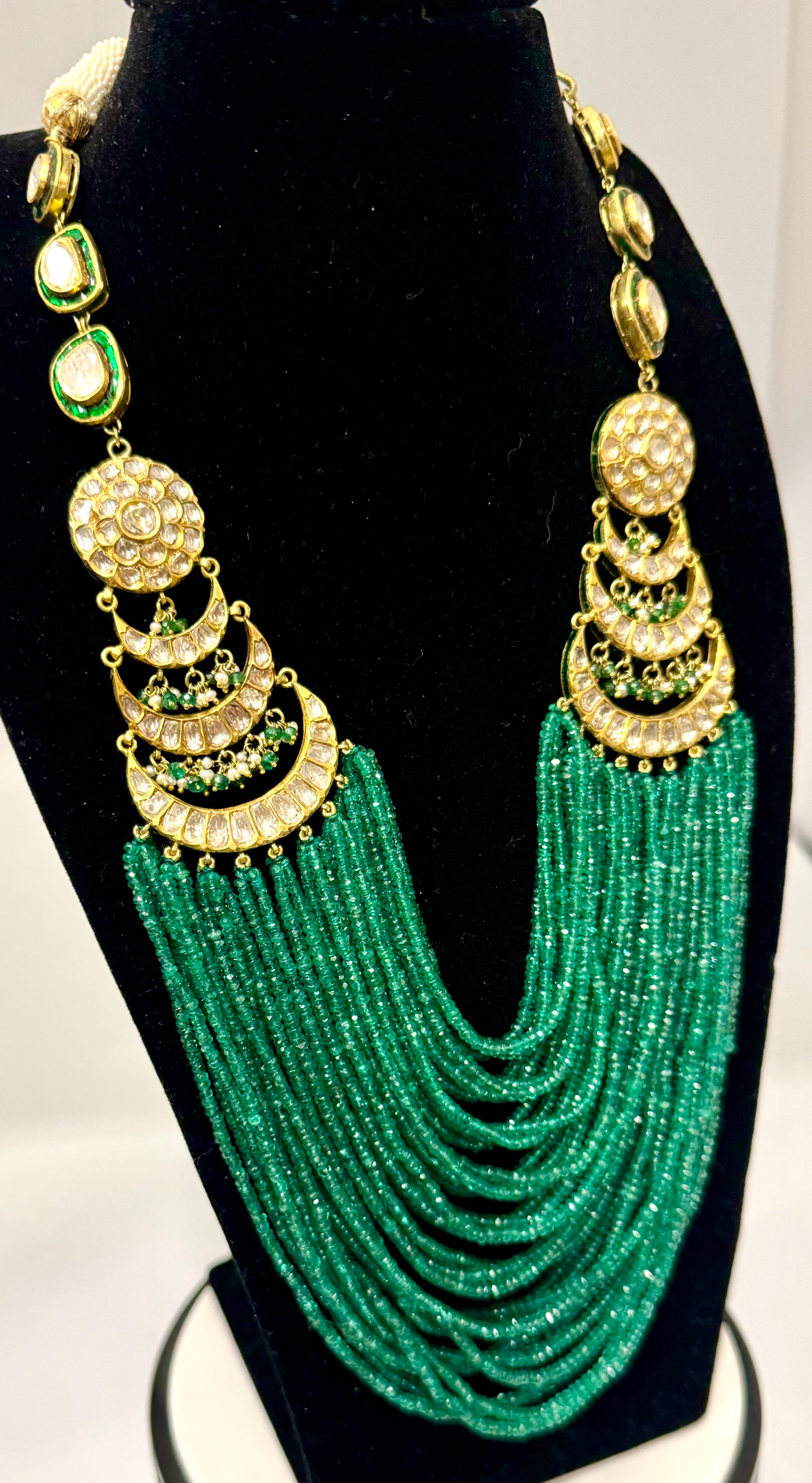 Mughal Magnificent Traditional Emerald Beads & Rose Cut Diamond Vintage Necklace In Excellent Condition For Sale In New York, NY