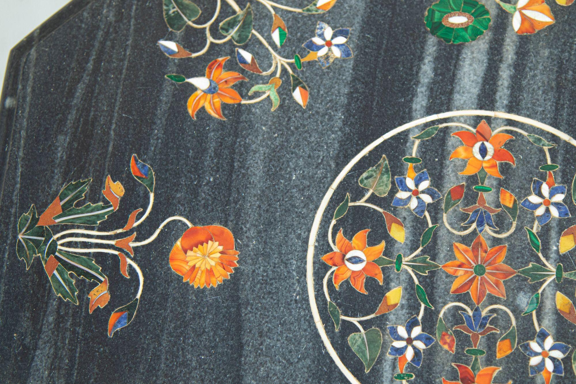 Mughal Rajasthani Mármol Negro Incrustación Pietra DURA Sobremesa India en venta 10