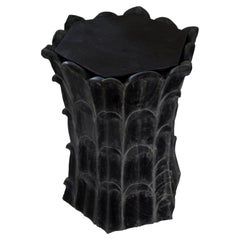 Table d'appoint en pierre de style moghol, table d'appoint en marbre noir sculpté