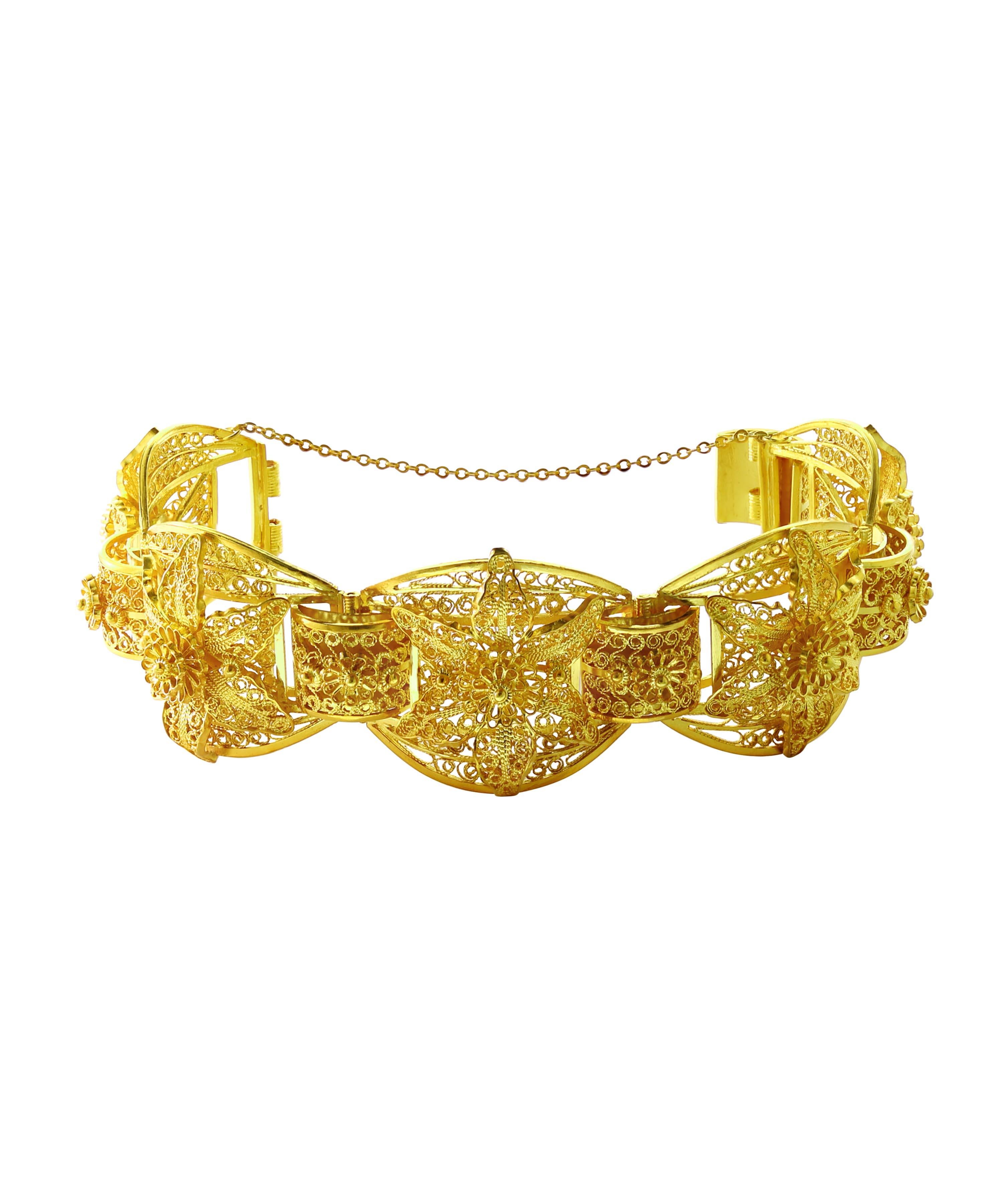 Mughal Style 22 Karat Magnificent Yellow Gold Bangle or Bracelet 82 Gm, Estate 1