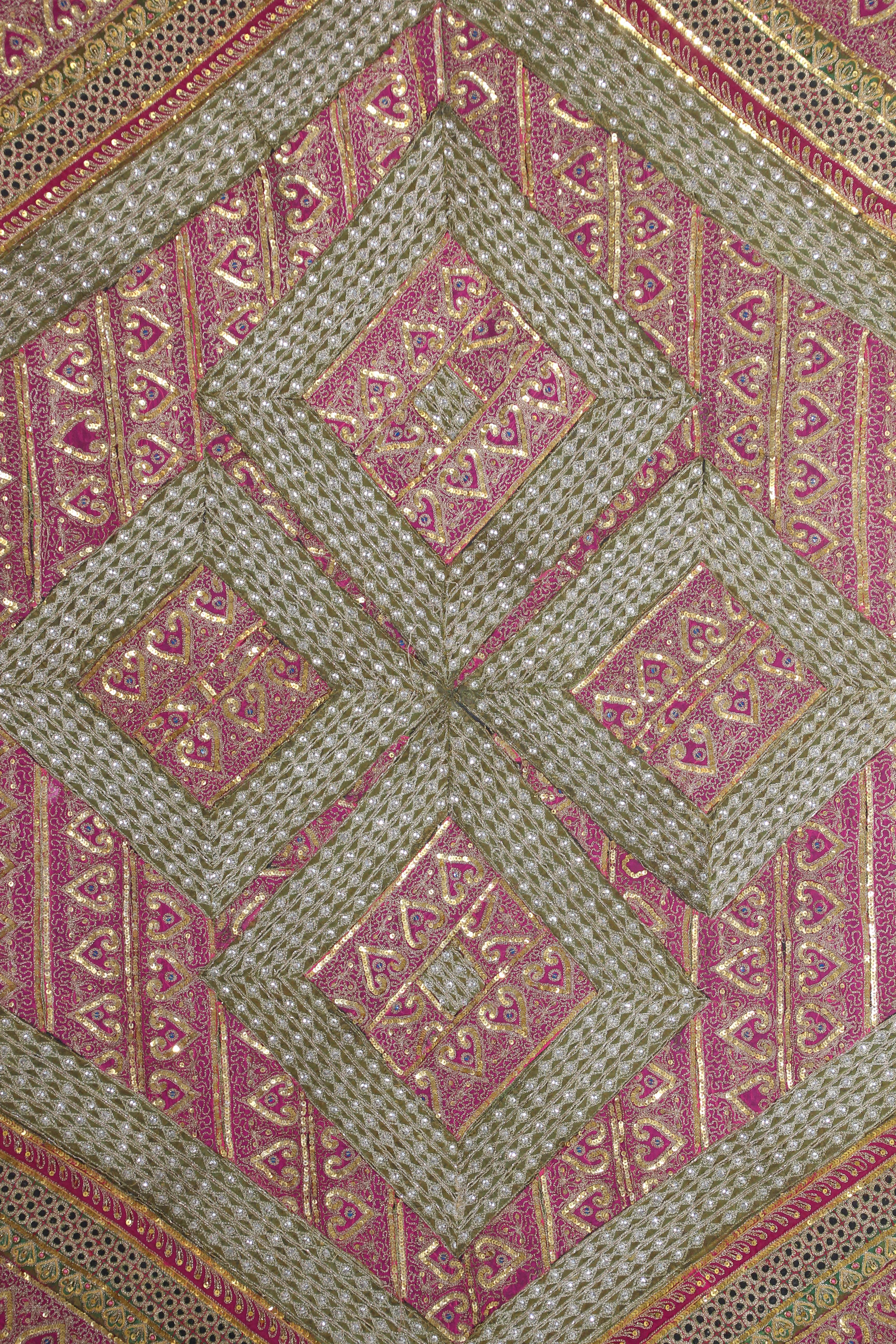 Tapisserie de style moghol en métal filé encadrée du Rajasthan, Inde en vente 12