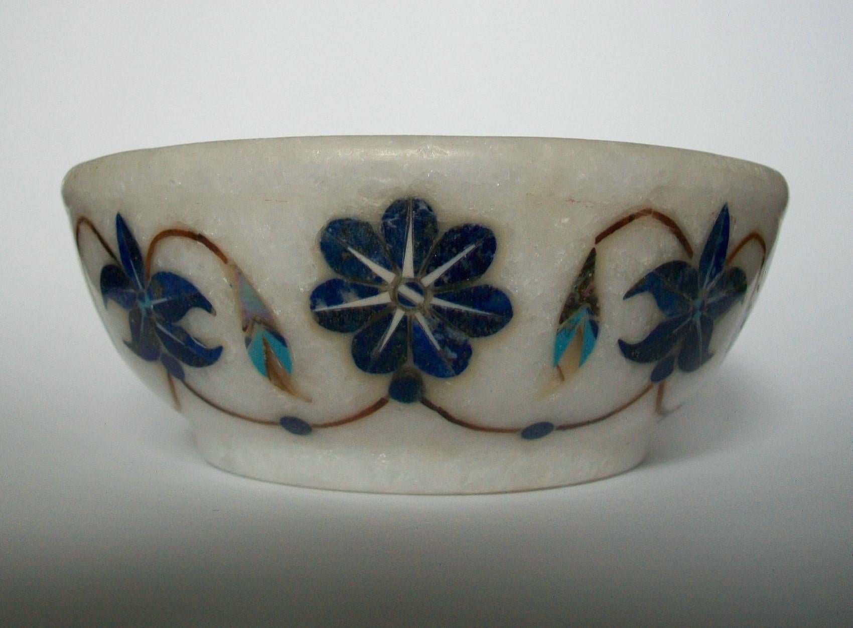 Mughal Style Pietra Dura Marble Bowl with Stone Inlay, India, Mid-20th Century For Sale 2