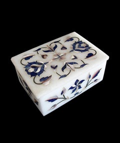 Mughal Style Pietra Dura Marble Box with Stone Inlay - India - Late 20th Century