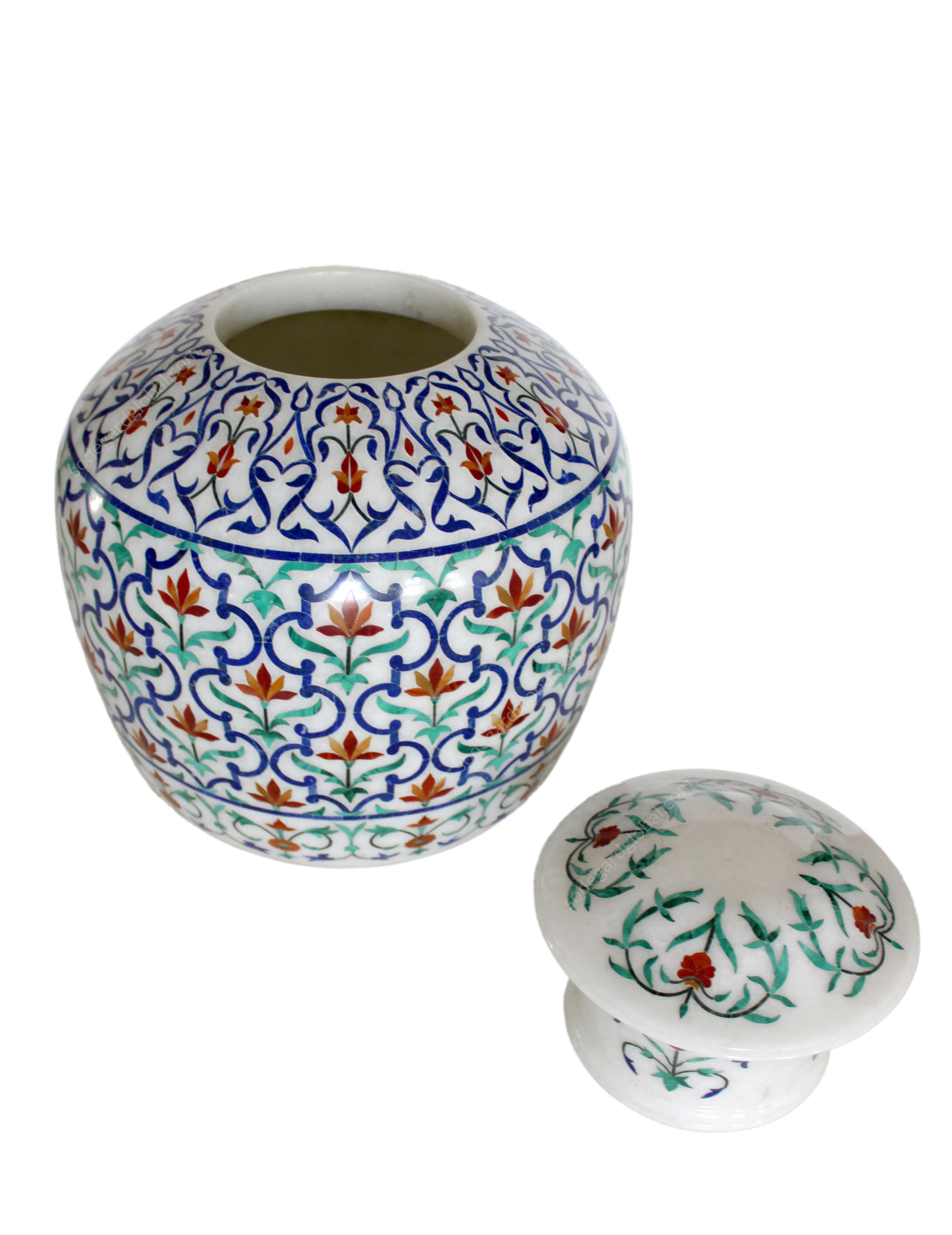 Mughal Vase Pachchi Kari Inlay in White Marble by Stephanie Odegard In New Condition For Sale In New York, NY