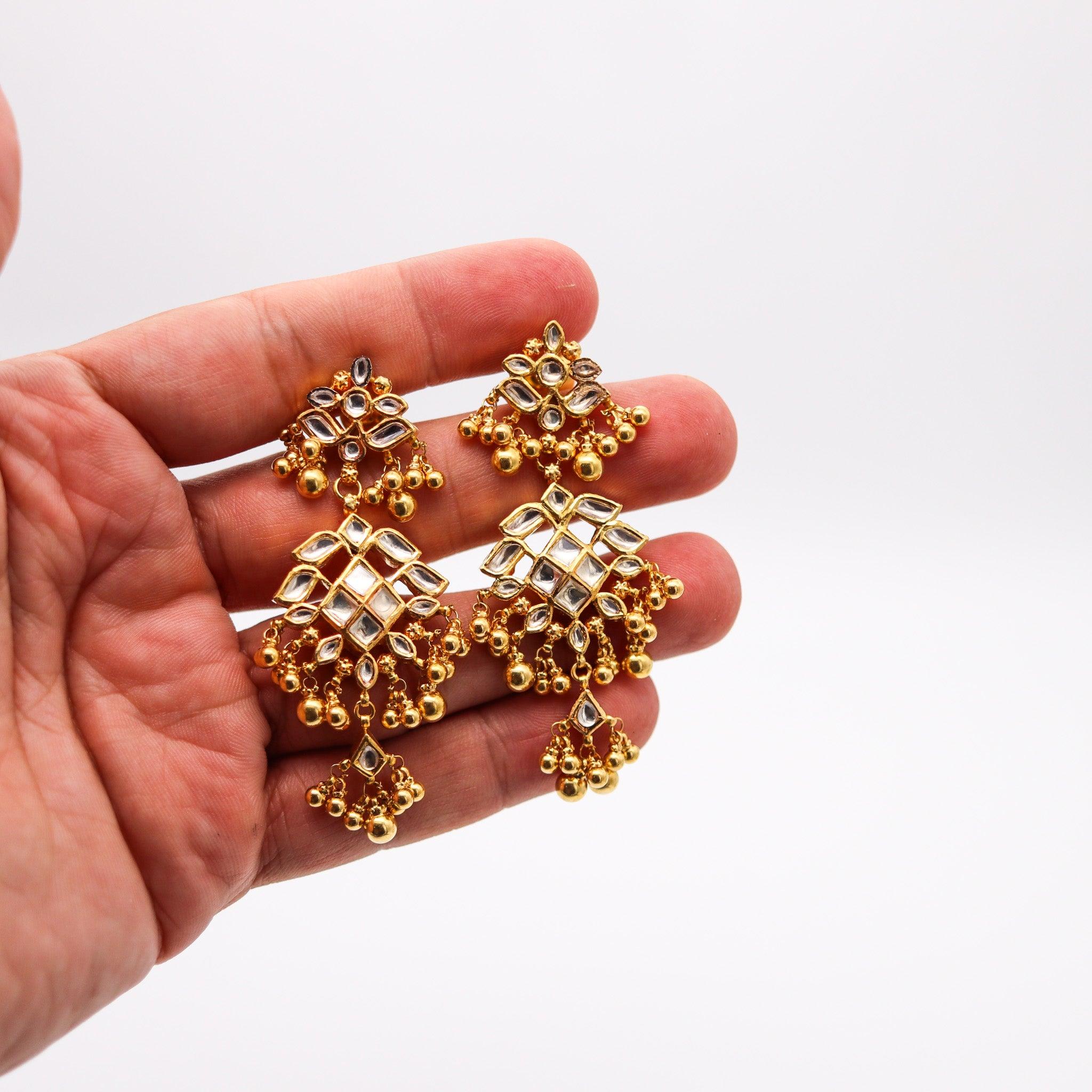 MUGHAL Vintage-Kronleuchter-Ohrringe mit Hängetropfen aus massivem 22 Karat Gelbgold 5
