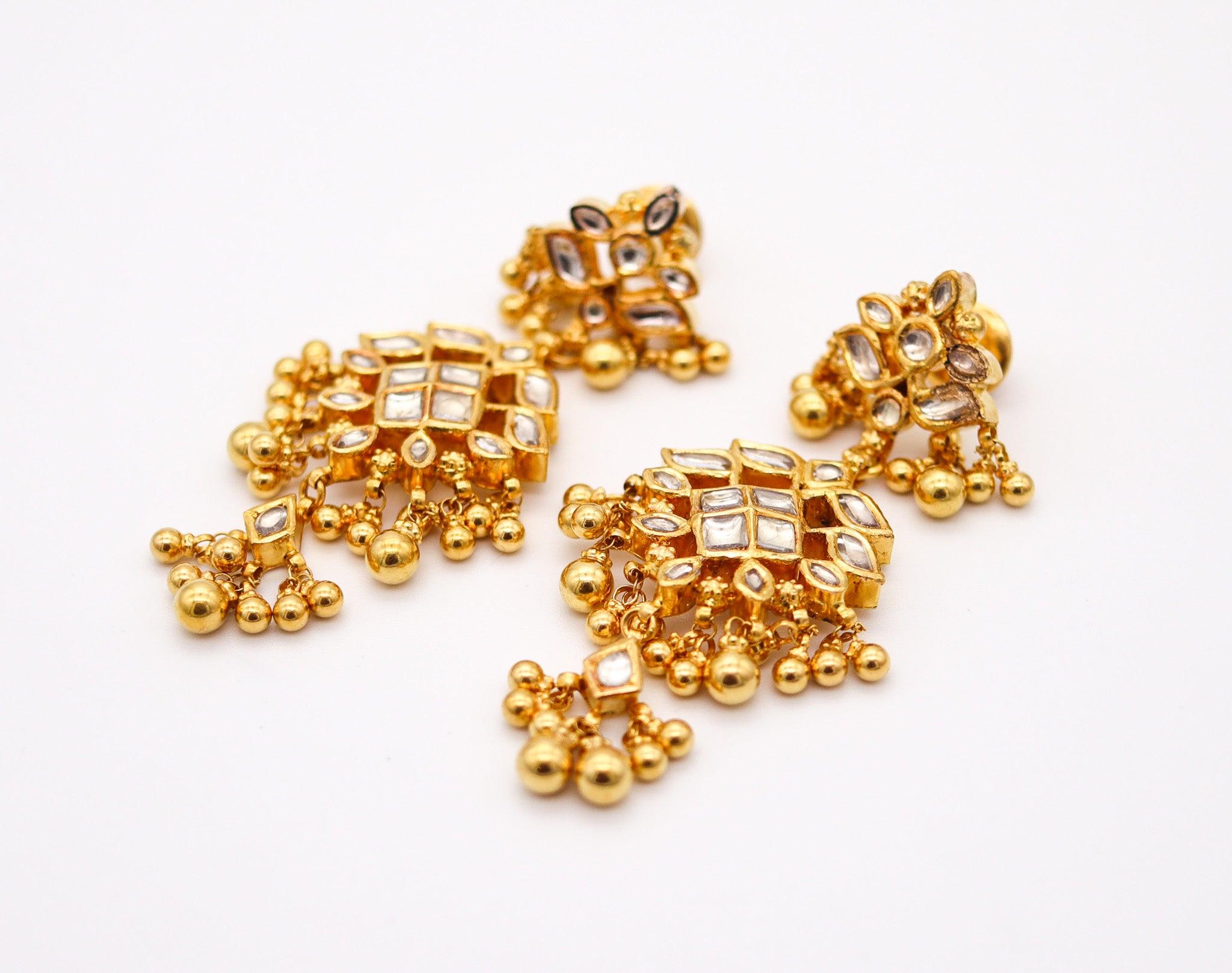MUGHAL Vintage-Kronleuchter-Ohrringe mit Hängetropfen aus massivem 22 Karat Gelbgold (Anglo-indisch)