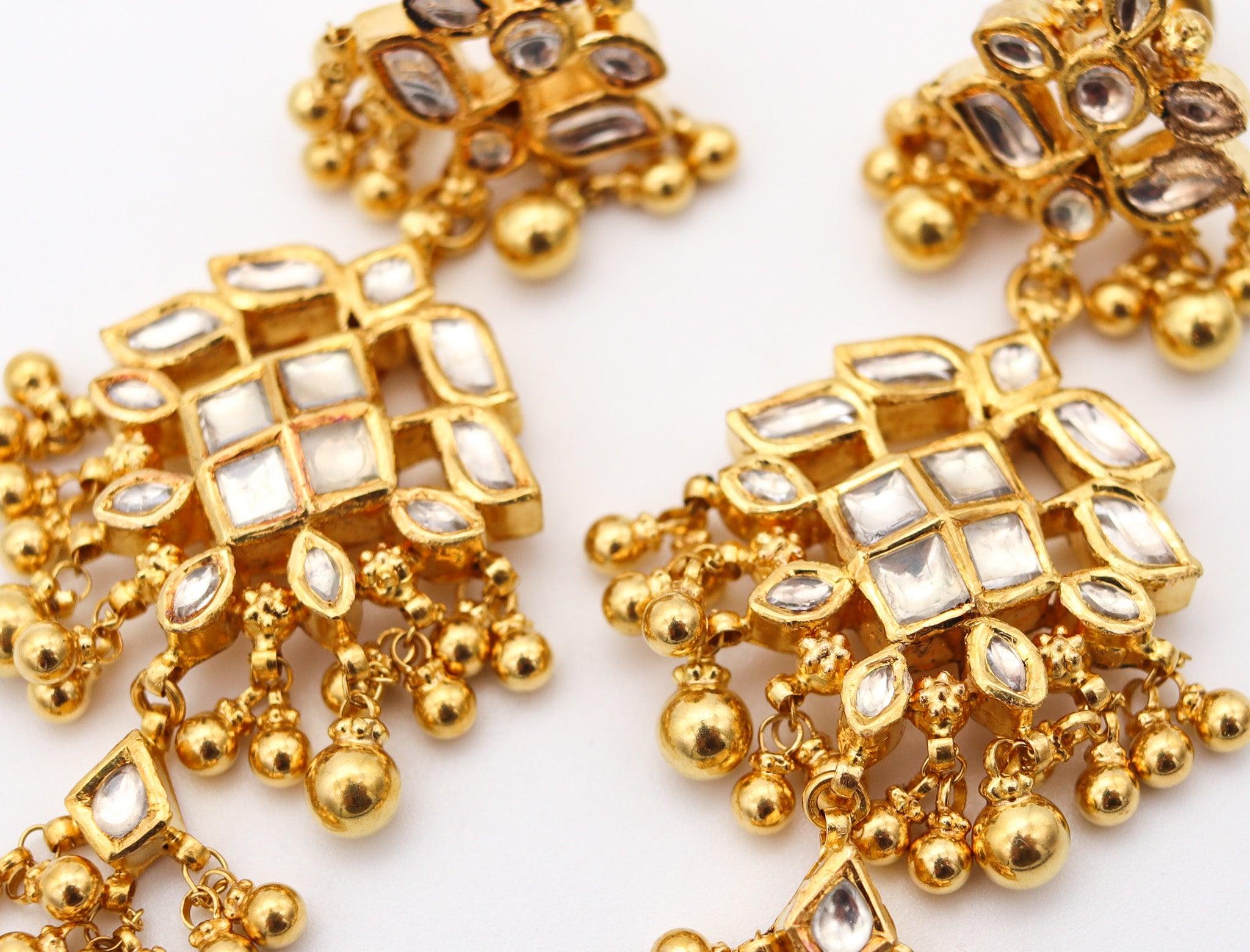 MUGHAL Vintage-Kronleuchter-Ohrringe mit Hängetropfen aus massivem 22 Karat Gelbgold im Zustand „Hervorragend“ in Miami, FL