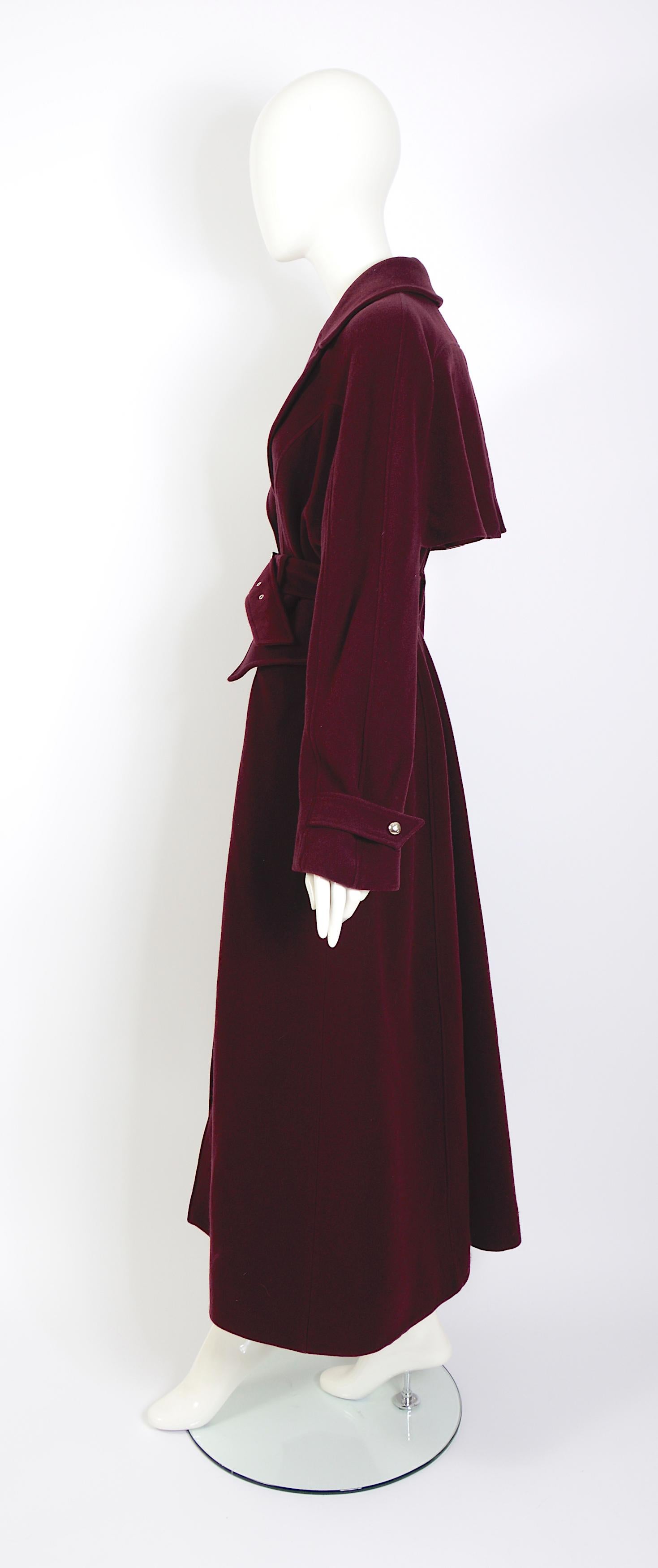 Mugler 1980s vintage iconic design 100% wool belted burgundy maxi coat. In Excellent Condition For Sale In Antwerp, BE